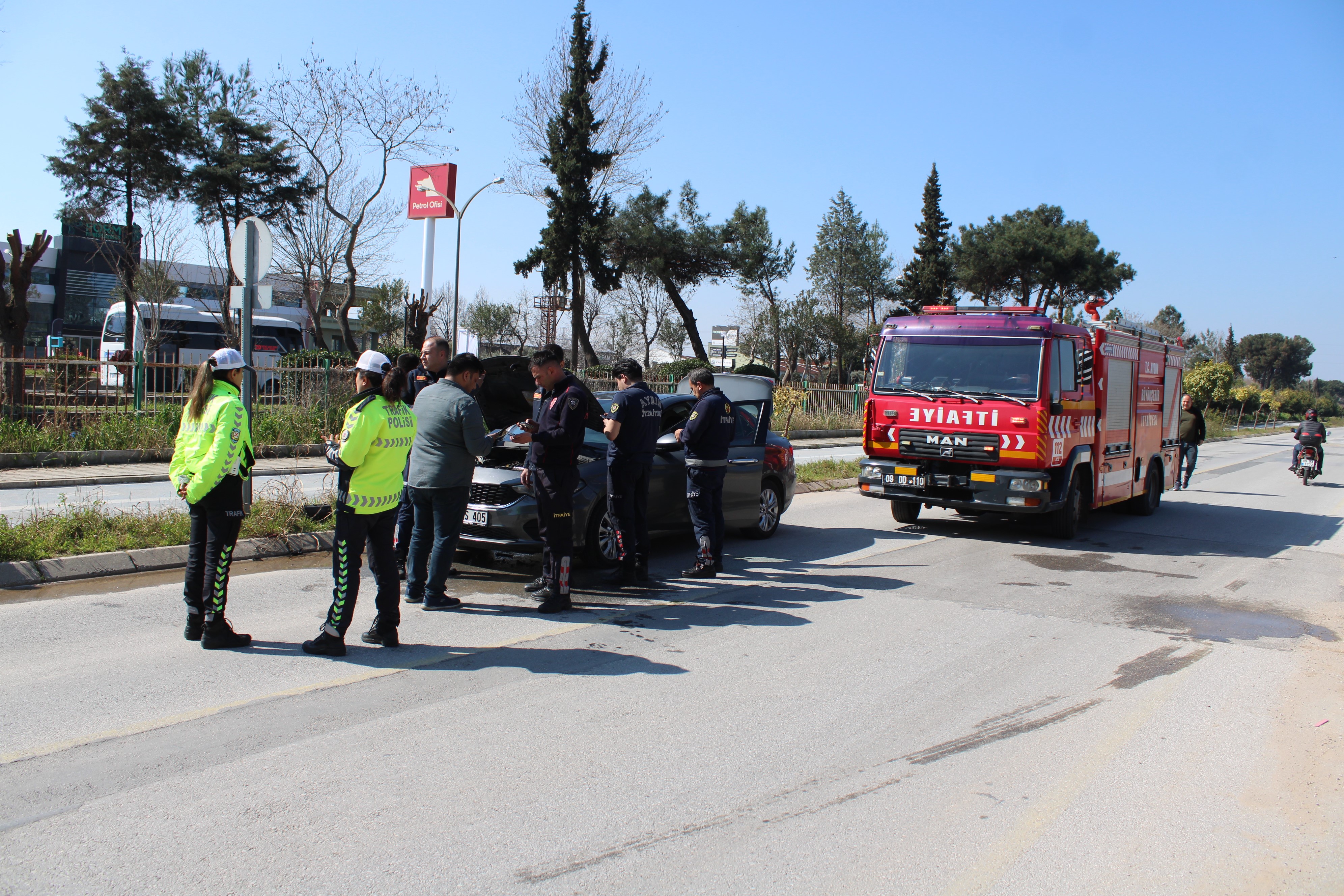 Seyir halindeyken dumanlar yükseldi