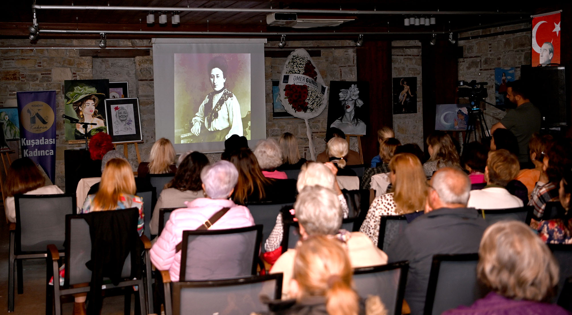 Kuşadası’nda 8 Mart kutlamaları başladı