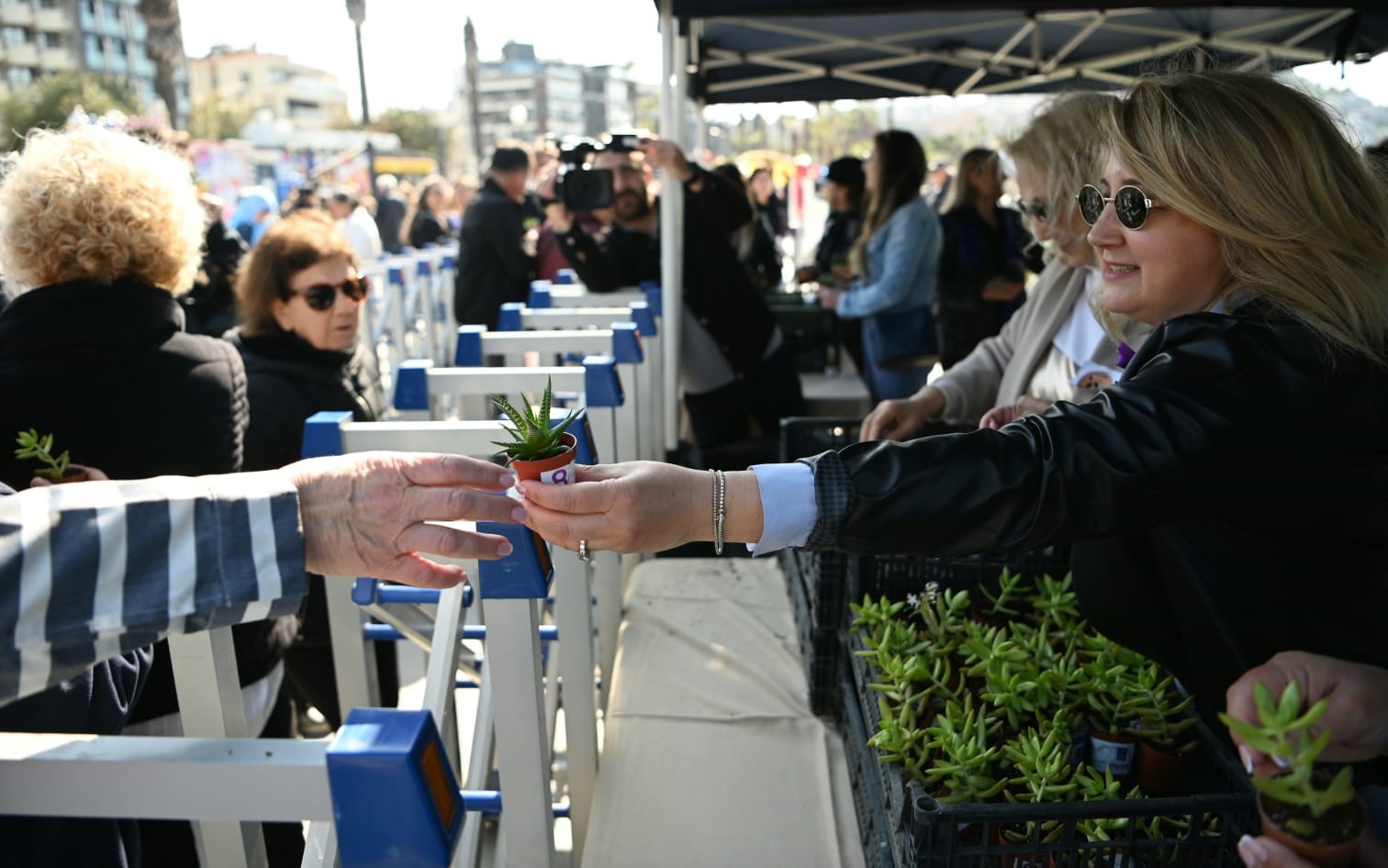 Kuşadası'nda Kadınlar Günü etkinliklerle kutlandı
