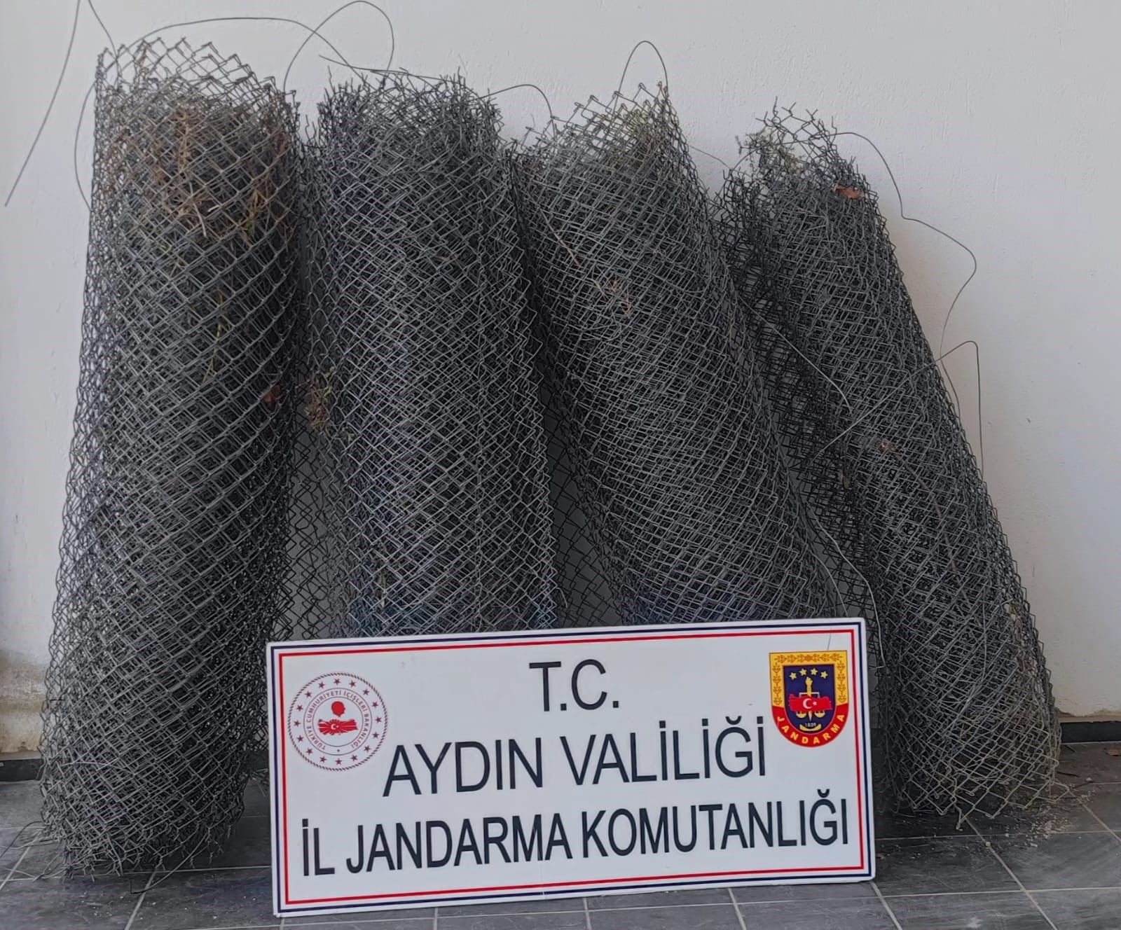 Kamyonet ile hırsızlık yapan şüpheliler yakalandı