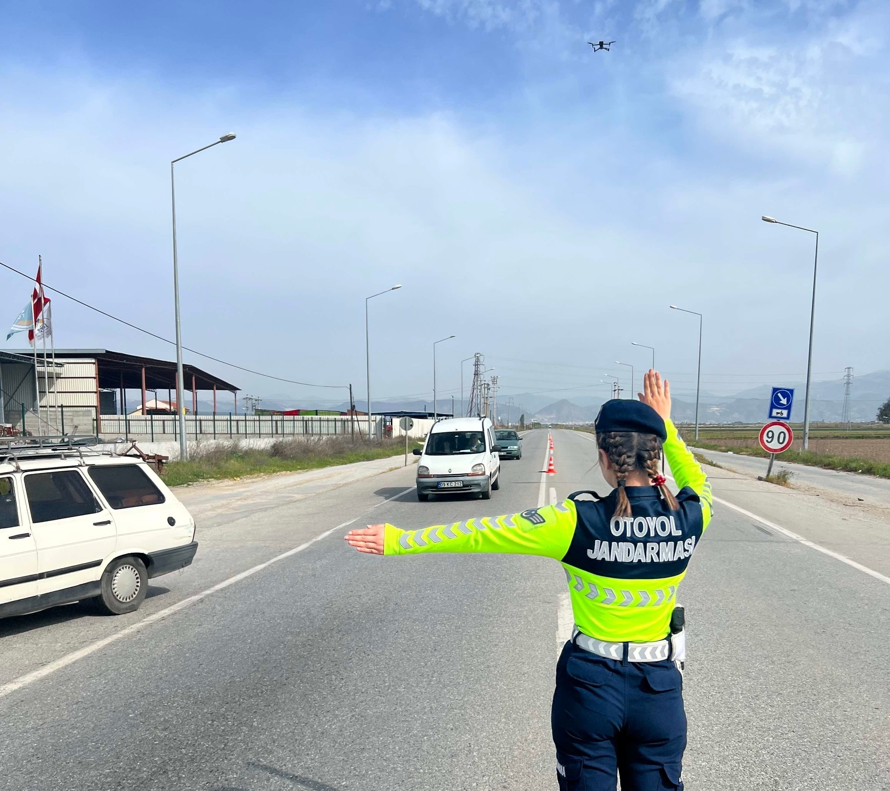 Otoyolda havadan trafik denetimi