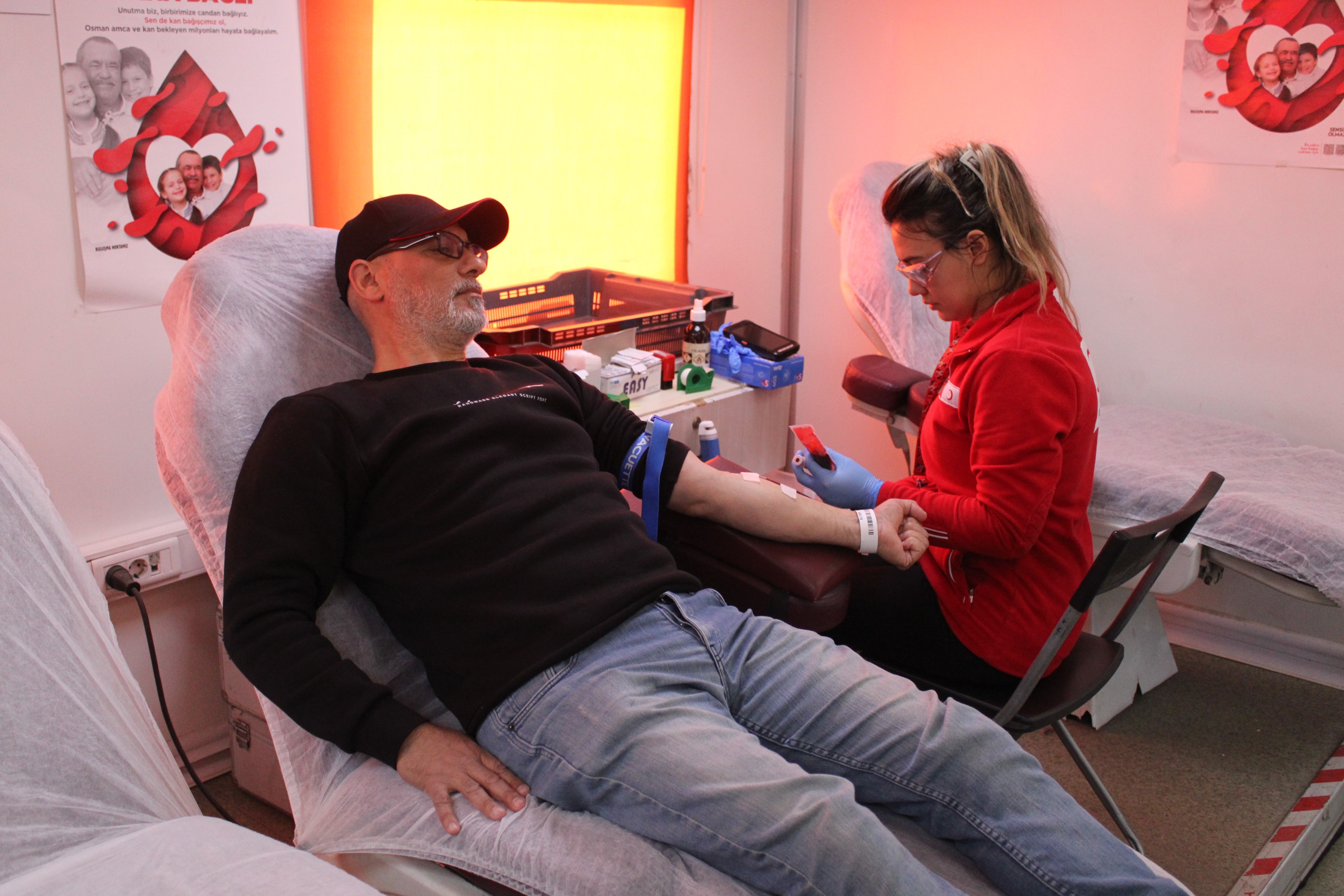 Aydın’da kan bağışı kampanyasına vatandaşlar ilgi gösterdi