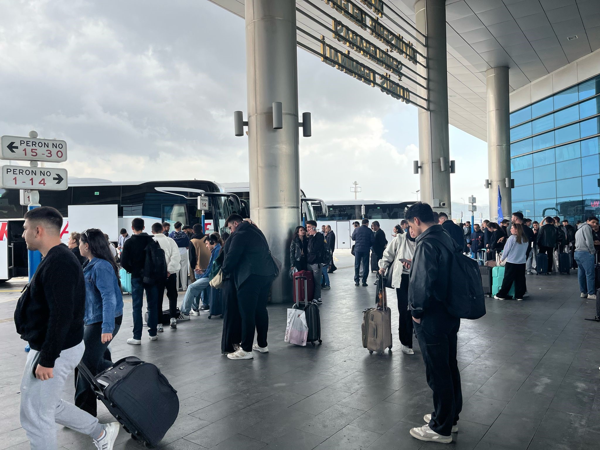 Aydın otogarında bayram yoğunluğu yaşanıyor