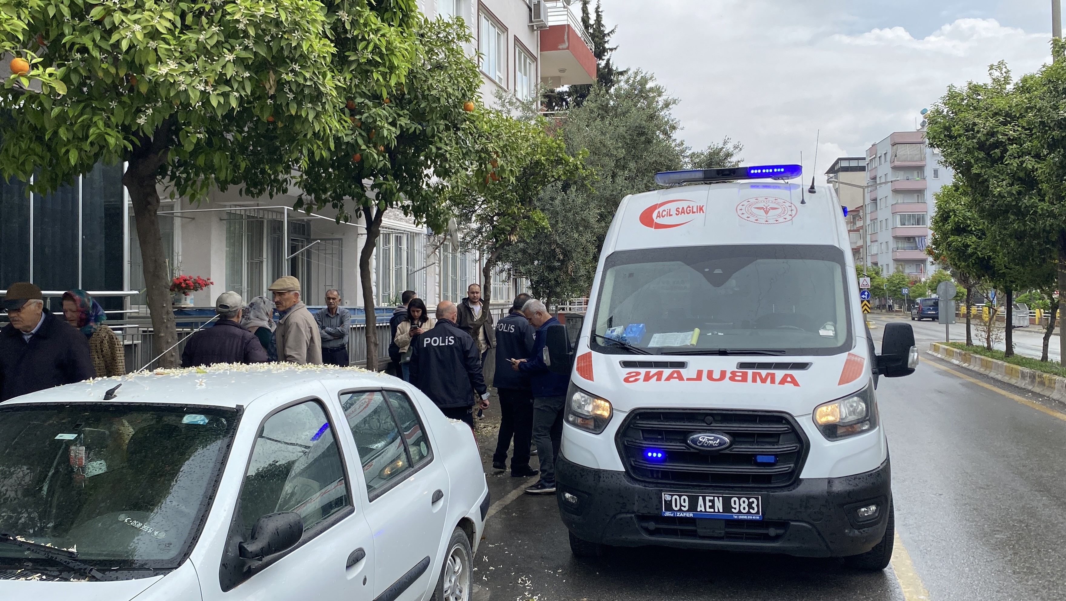 Anten tamiri için çıktığı çatıdan düşen şahıs hayatını kaybetti