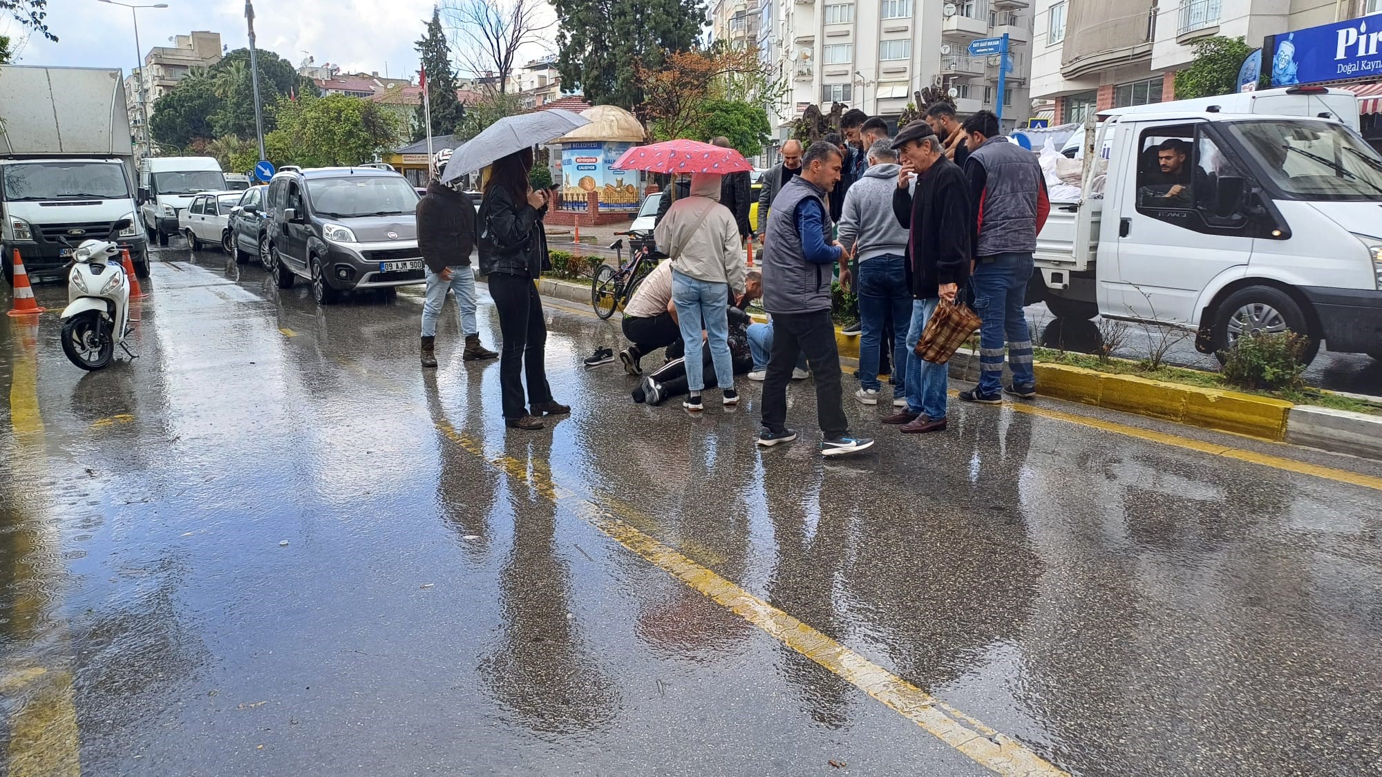 Bisiklet ile ticari araç çarpıştı: 1 yaralı