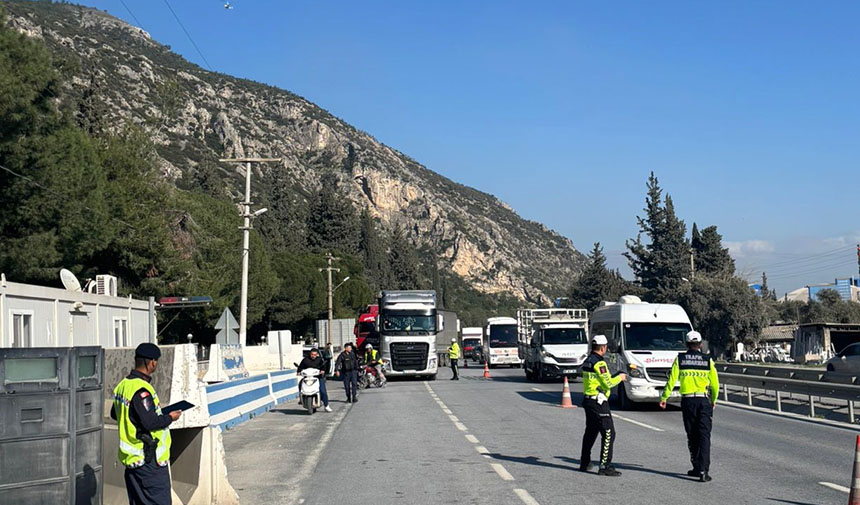 Otoyoldaki denetimde 11 sürücüye cezai işlem uygulandı