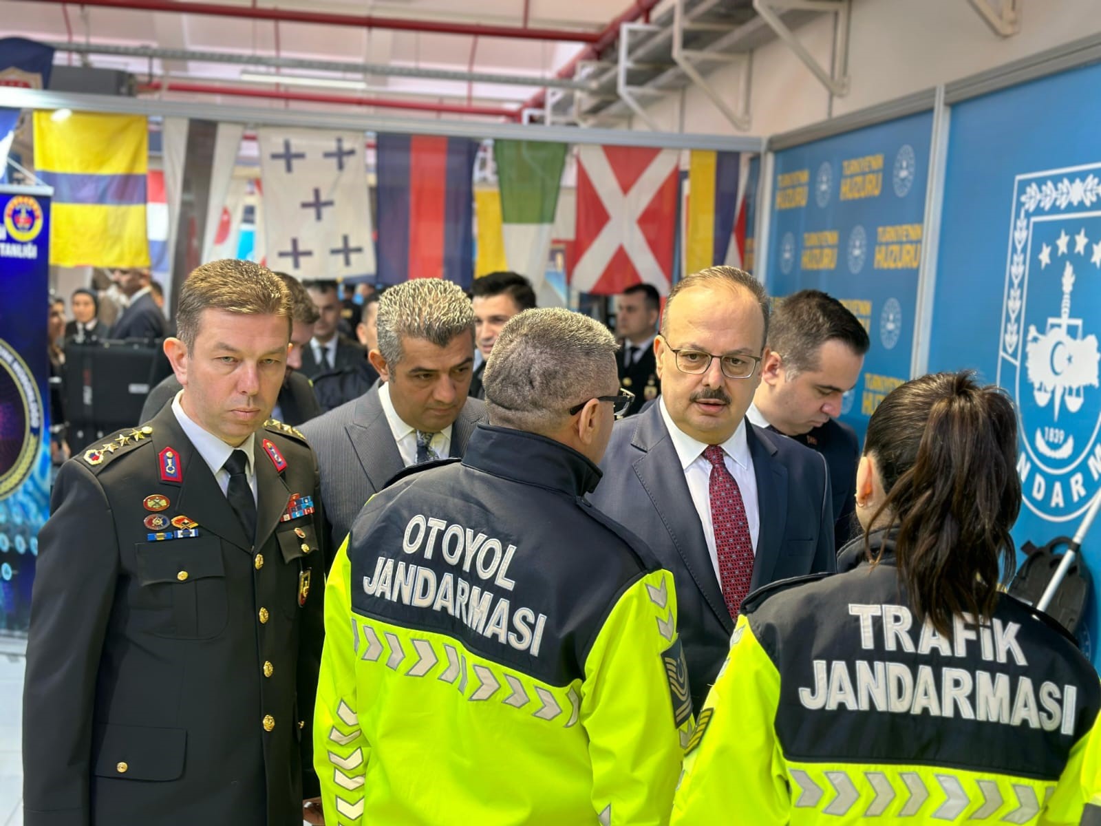 Aydın’daki fuarda Jandarma standına yoğun ilgi