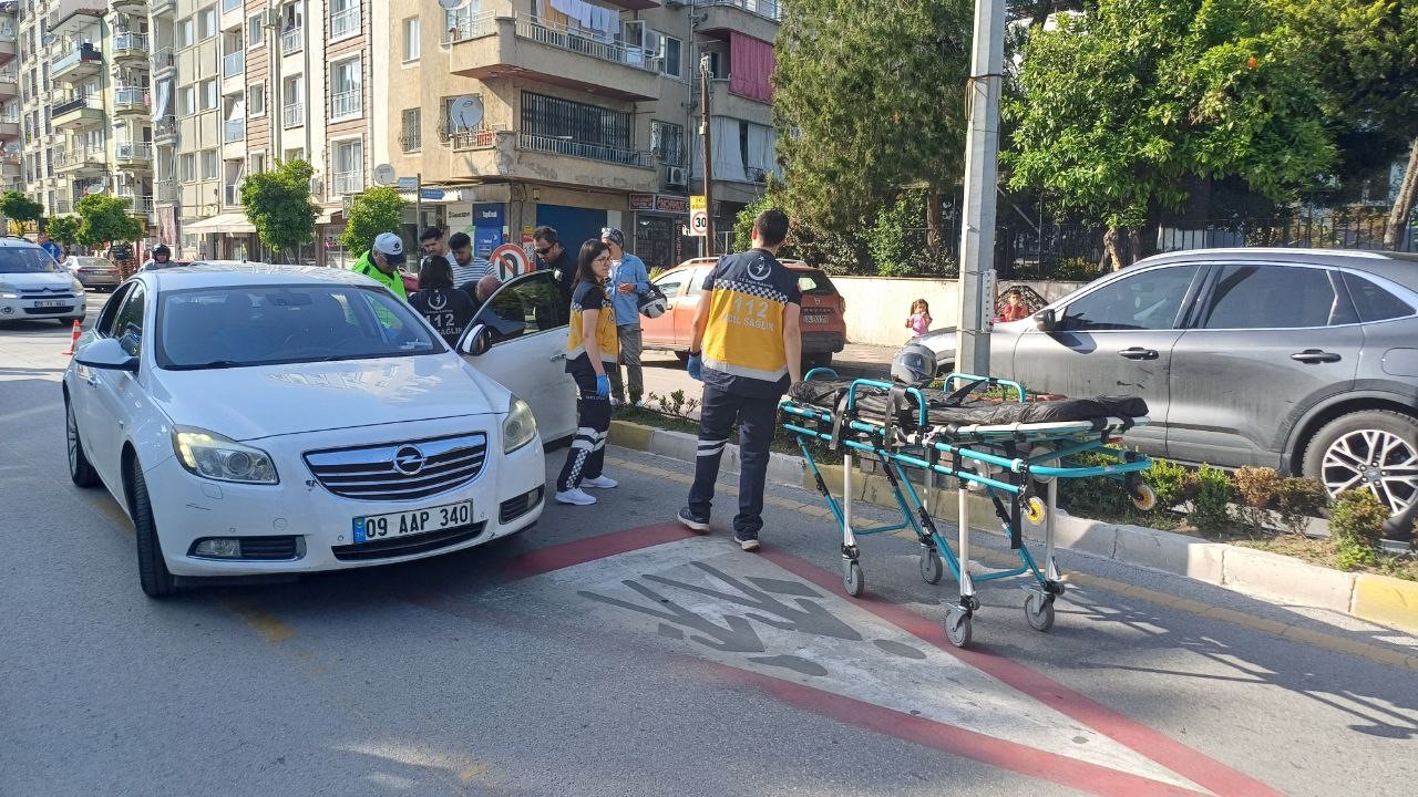 Motosiklet ile otomobil çarpıştı: 1 yaralı