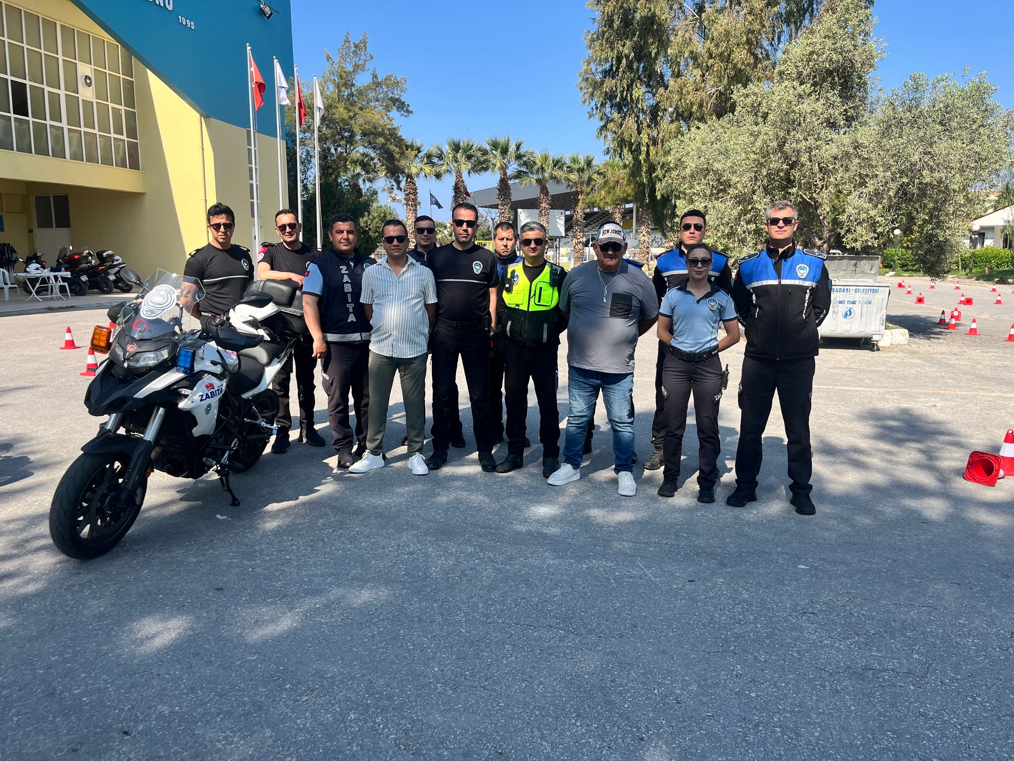 Kuşadası Belediyesi zabıtasına güvenli ve ileri sürüş eğitimi verildi