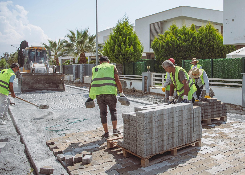 Karaova Mahallesi yeni yollarına kavuşuyor