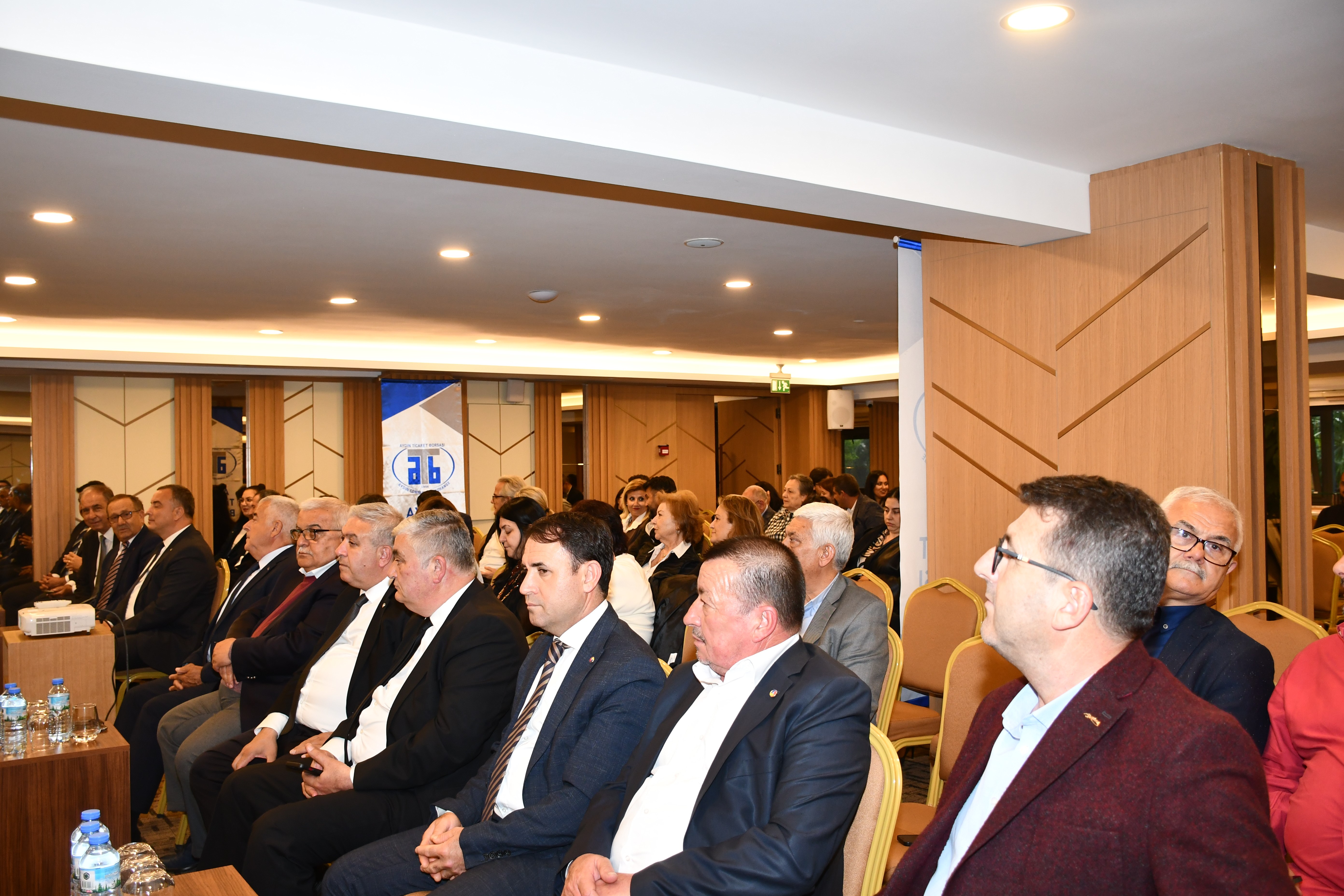 Aydın Memecik Naturel Sızma Zeytinyağı Kalitesi ödüllendirildi