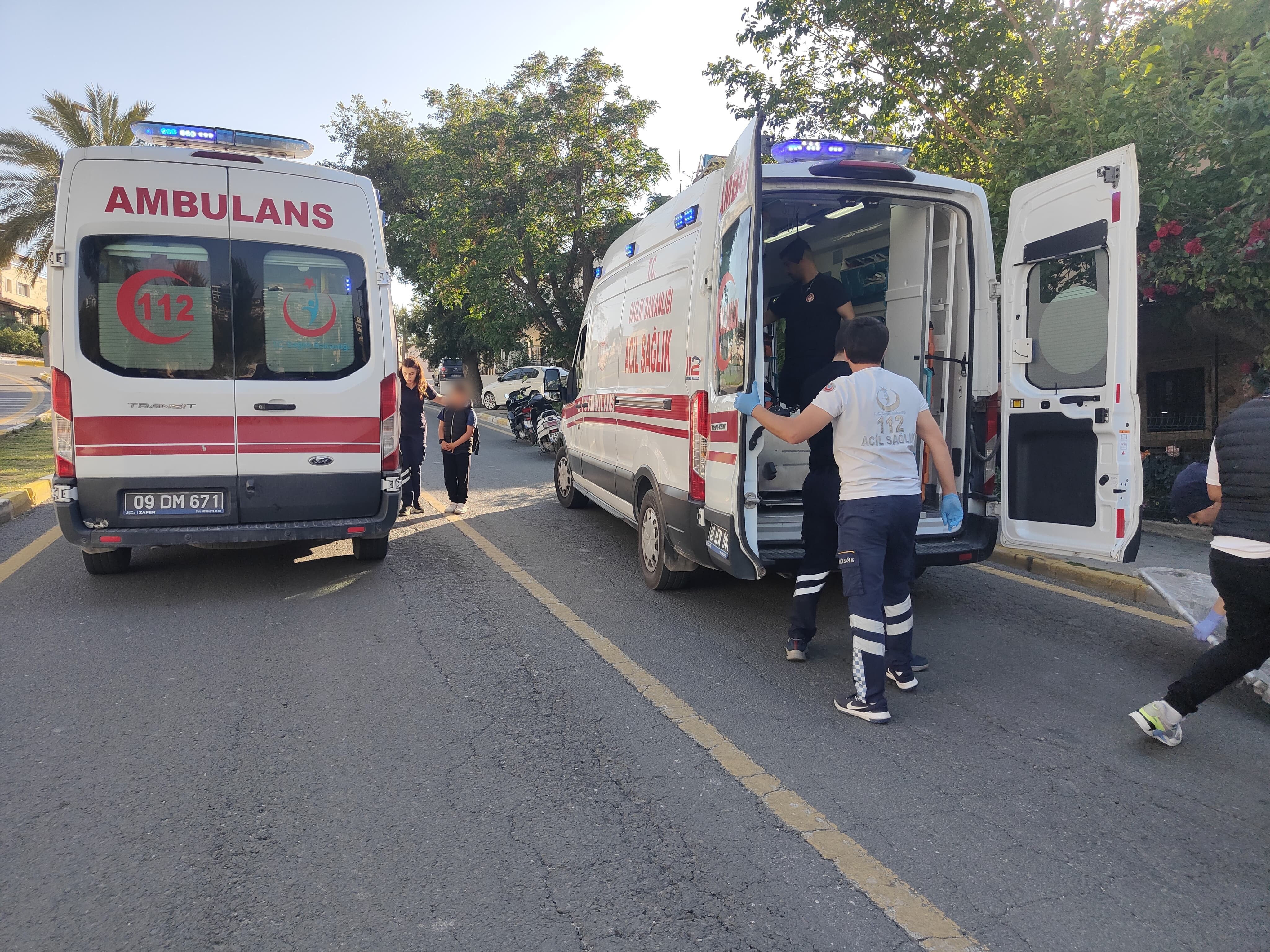 Kontrolden çıkan motosiklet ağaca çarptı: 1 ağır yaralı