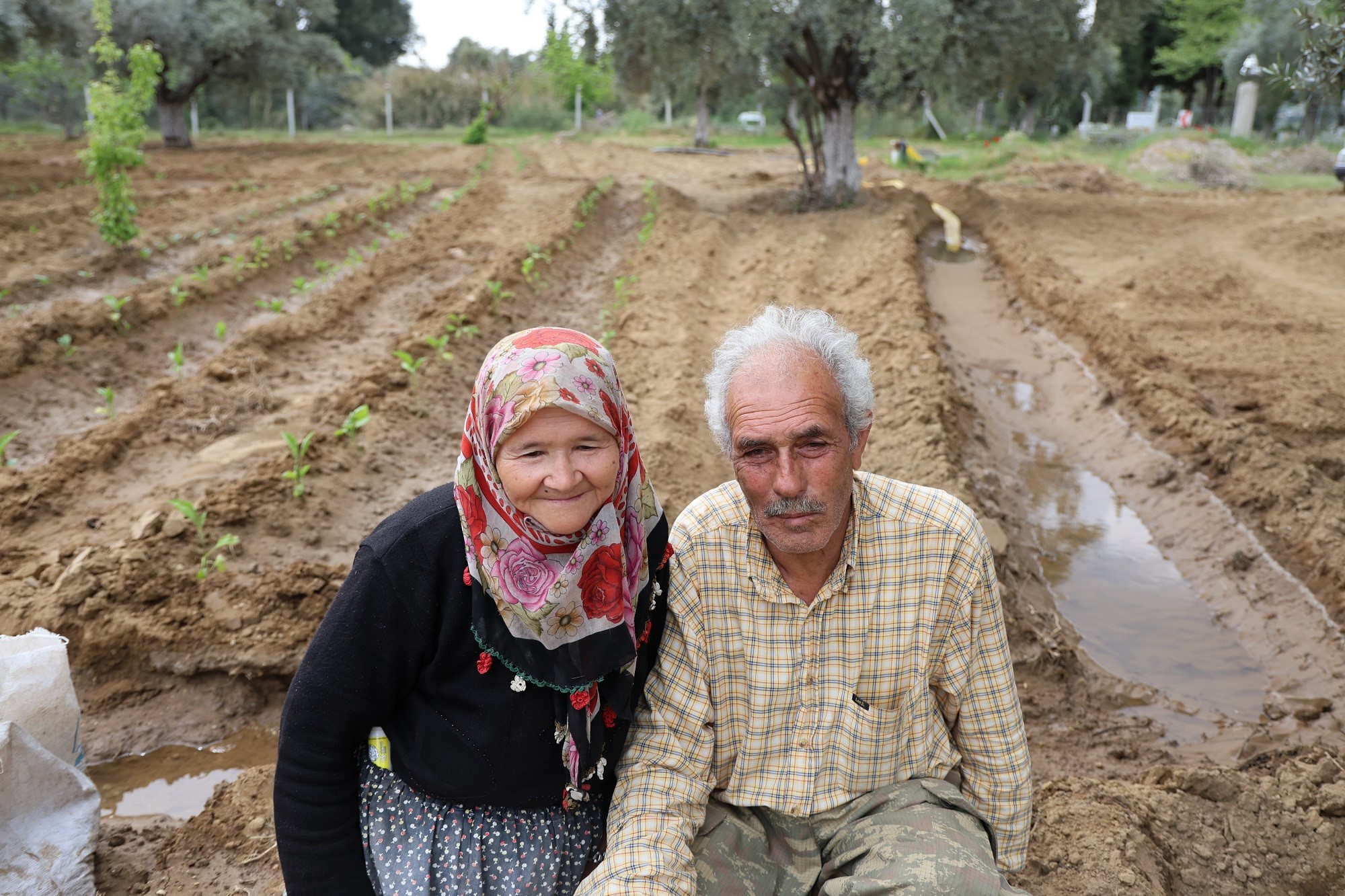 Mutluluğu toprakta buldular