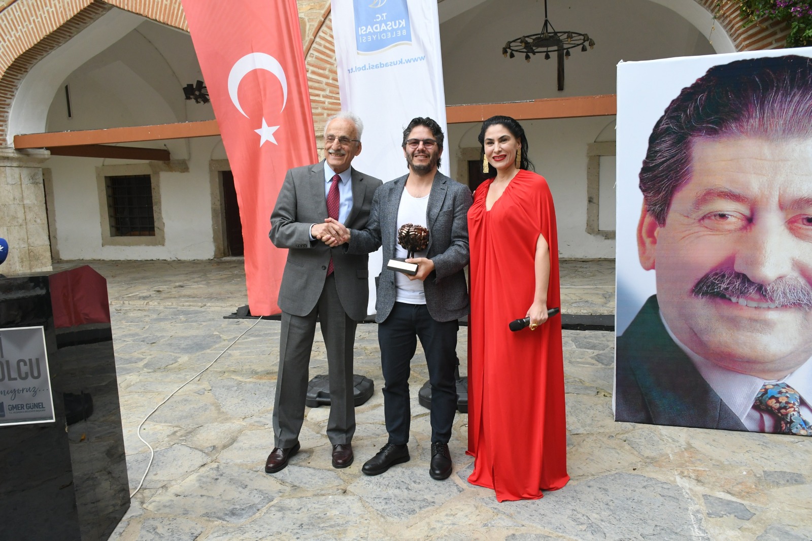 Kuşadası’nın eski Belediye Başkanı Lütfi Suyolcu ölümünün 30. yılında anıldı