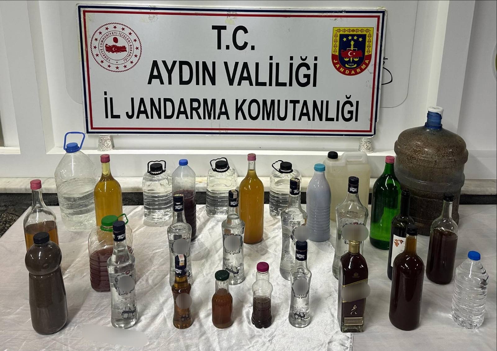Sahte alkol üretip piyasa süren şüpheli yakalandı