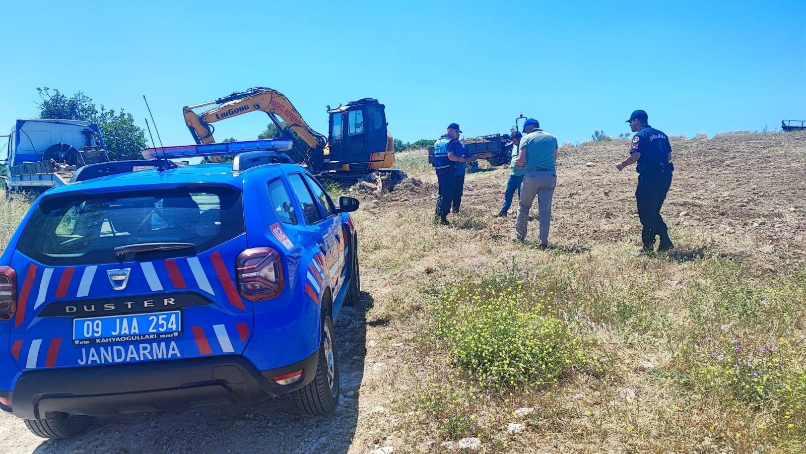Kaçak kazı yapan 3 şahıs suçüstü yakalandı