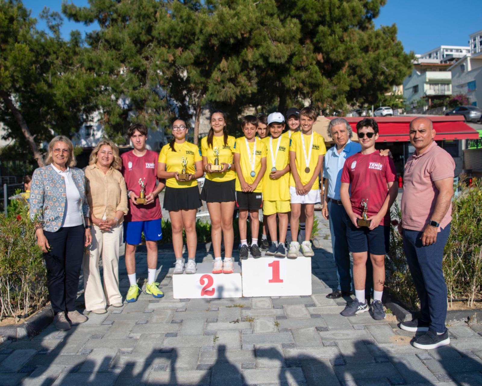 Kuşadası Tenis Kulübü’nde 19 Mayıs turnuvası heyecanı yaşandı