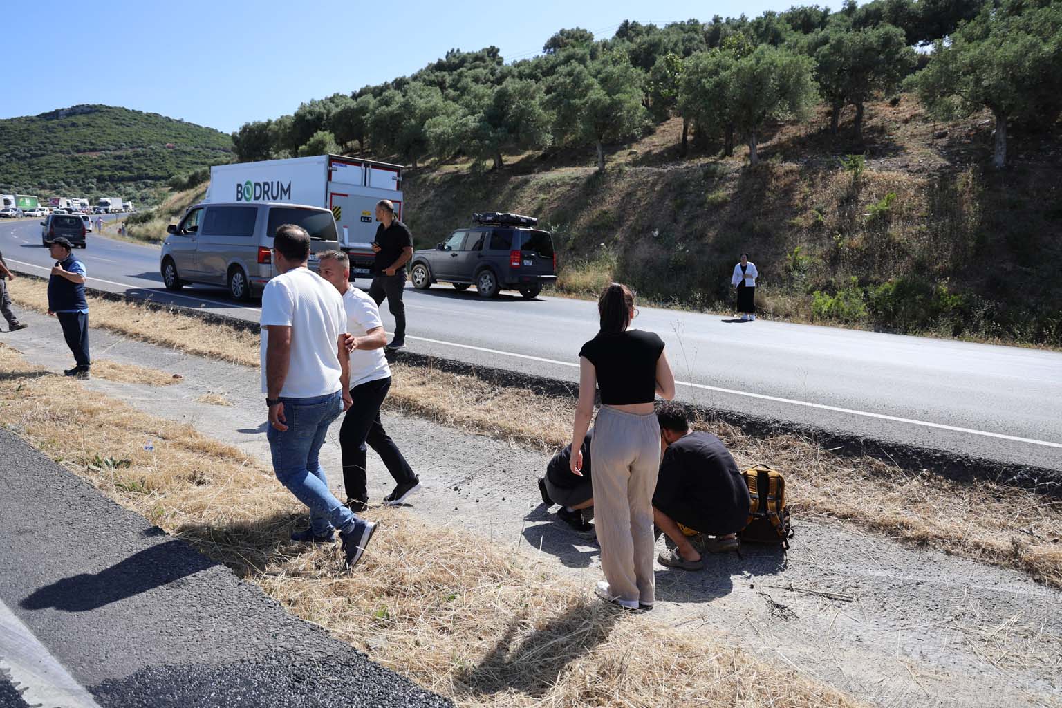 Tankerden dökülen balık yağı karayolunu savaş alanına çevirdi
