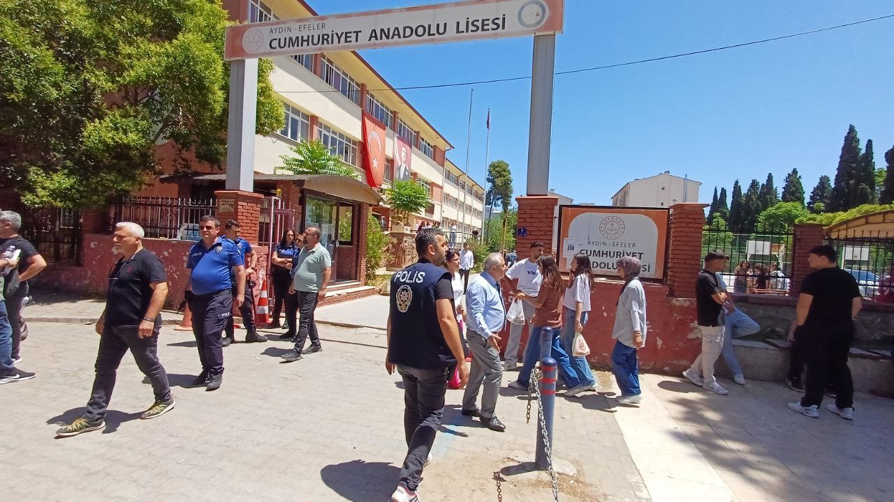 Lise önünde öğretmen ve kurye kavgası