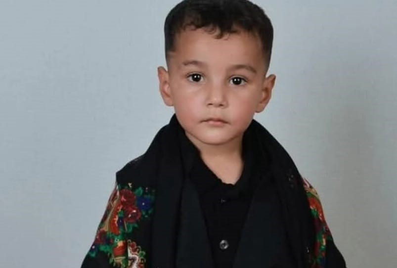 Minik Enes toprağa verildi