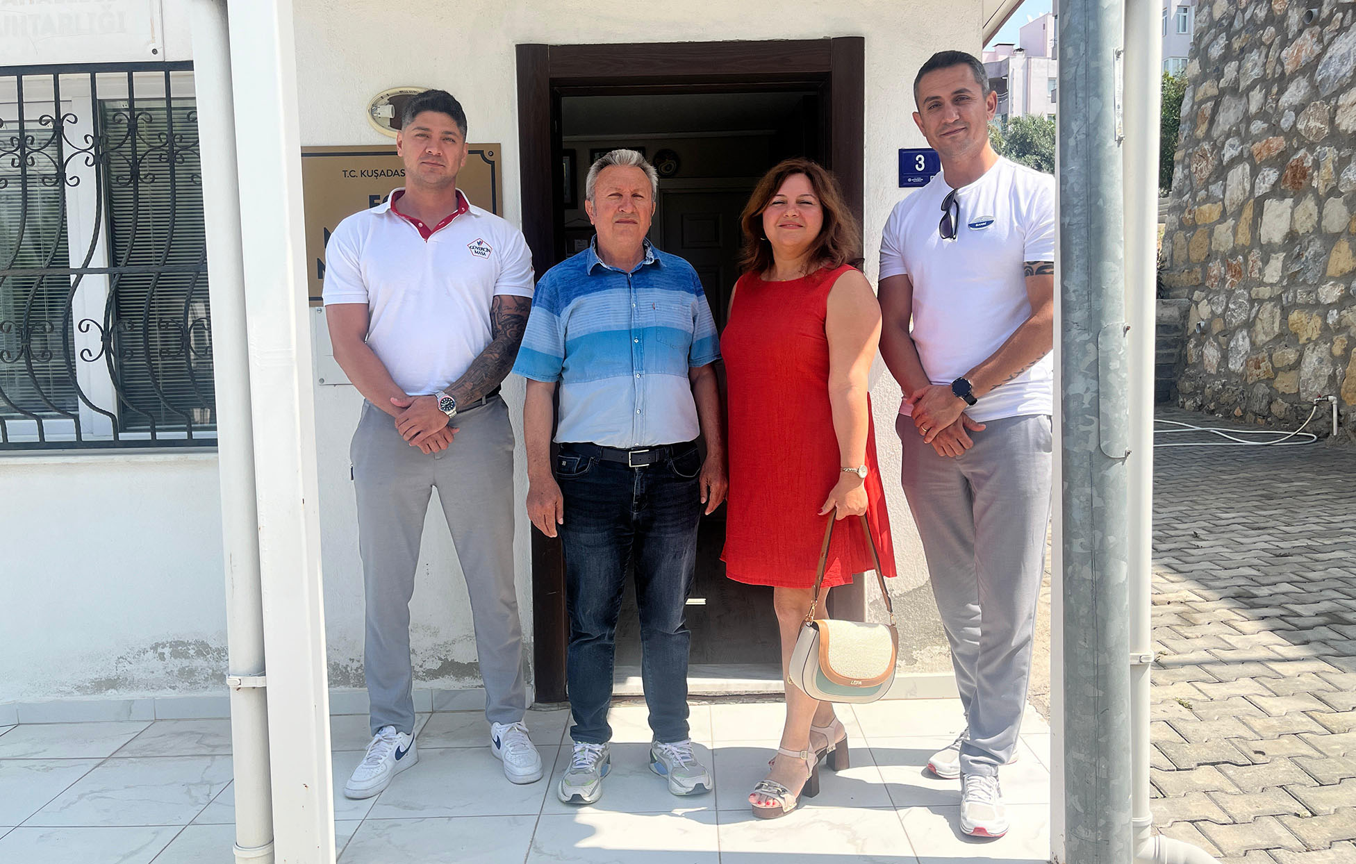 Kuşadası Belediyesi’nden muhtarlara bayram tebriği