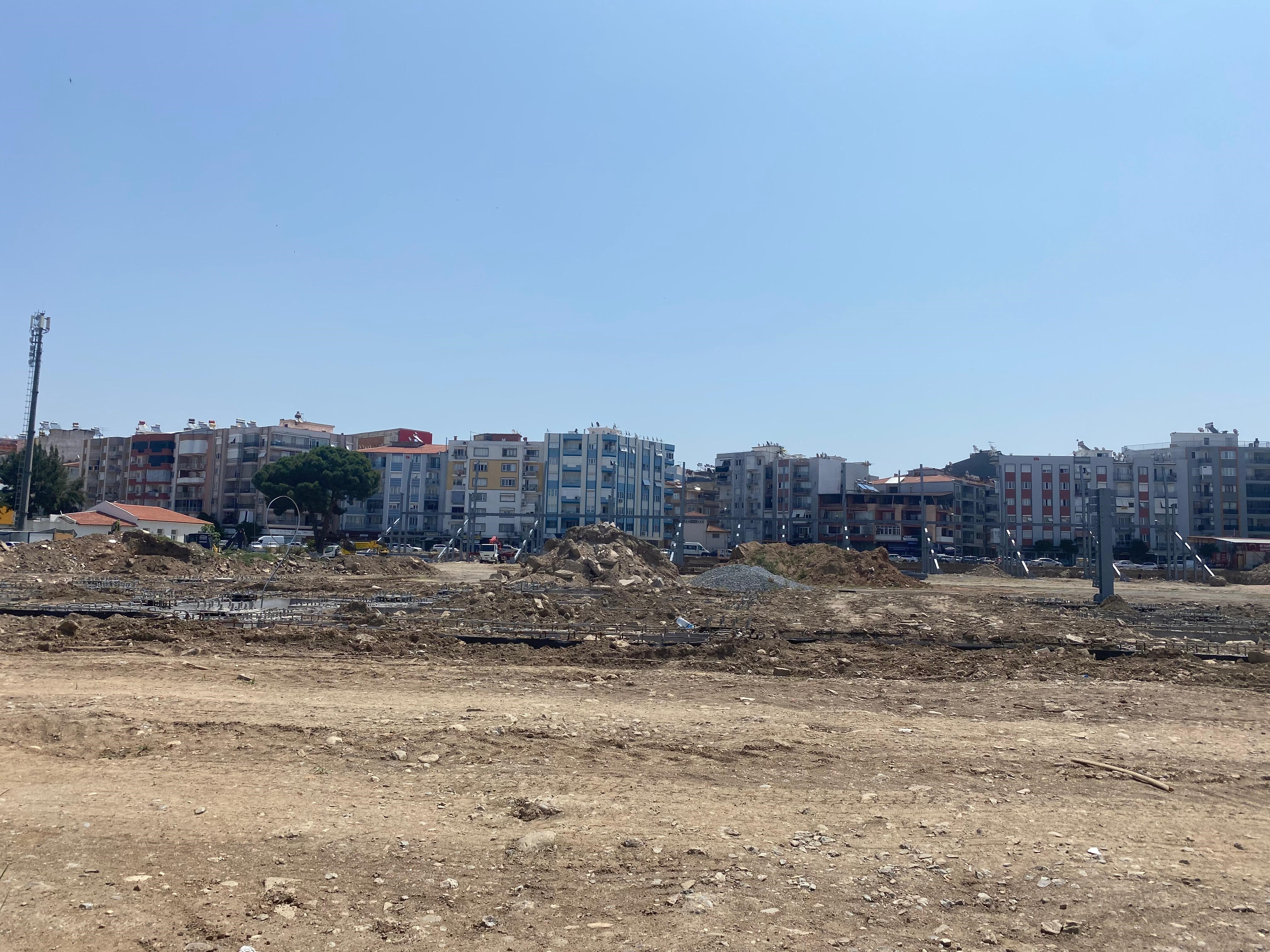 Adnan Menderes Stadyumu yıl sonuna yetişecek