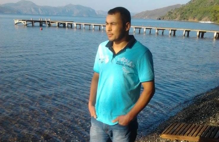 Ticari araç zeytinliğe uçtu: 1 ölü