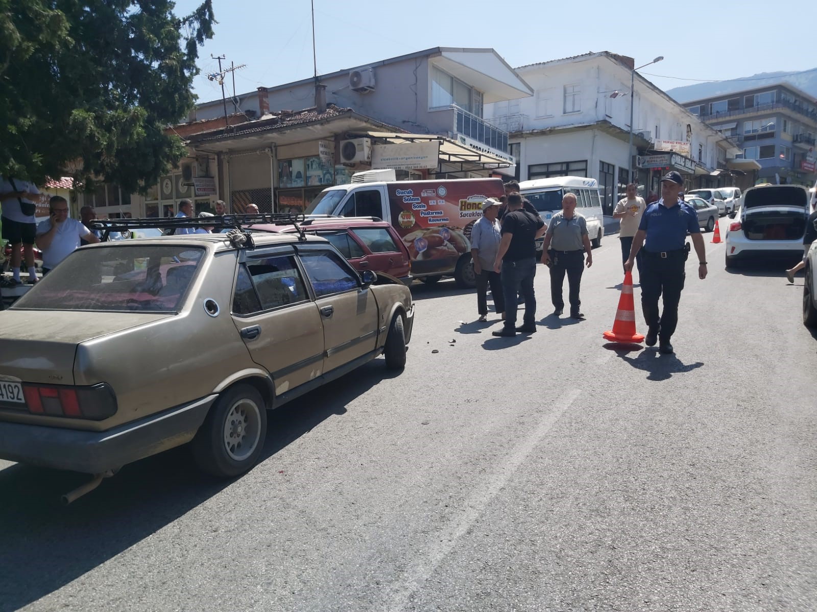 Zincirleme trafik kazası: 2 yaralı