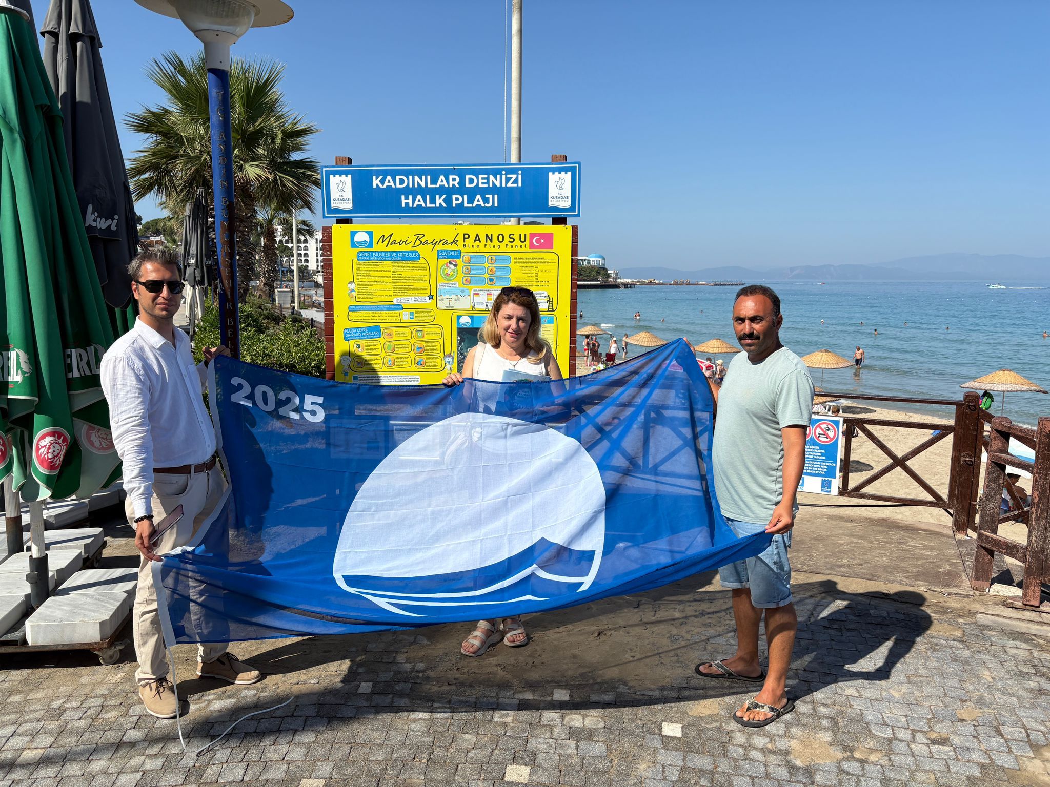 Kuşadası plajları 25 Mavi Bayrak ile taçlandı