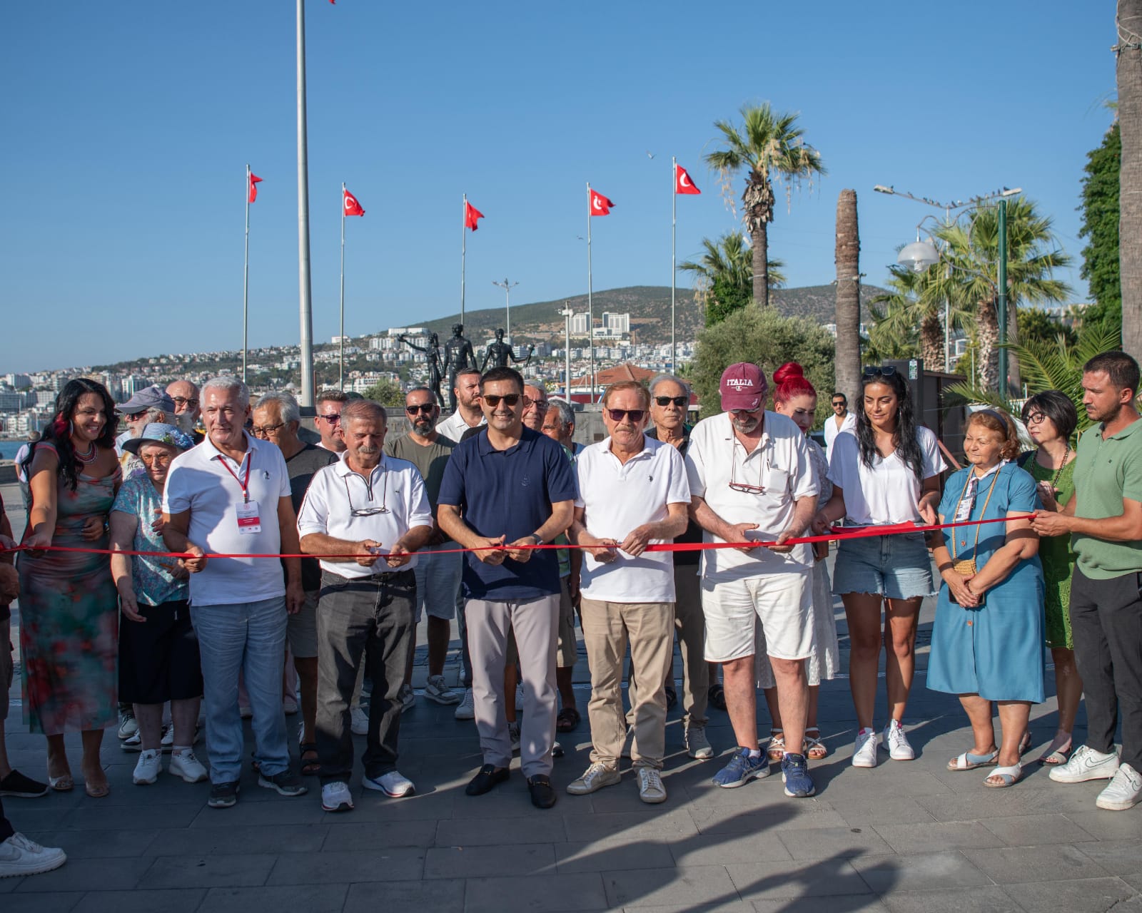 Kuşadası’nda Yazarlar Şenliği başladı