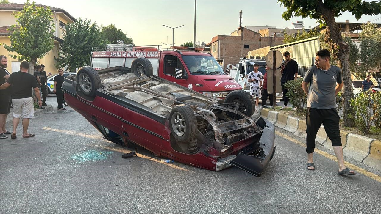 Aydın'da 15 yaşındaki gencin kullandığı otomobil takla attı