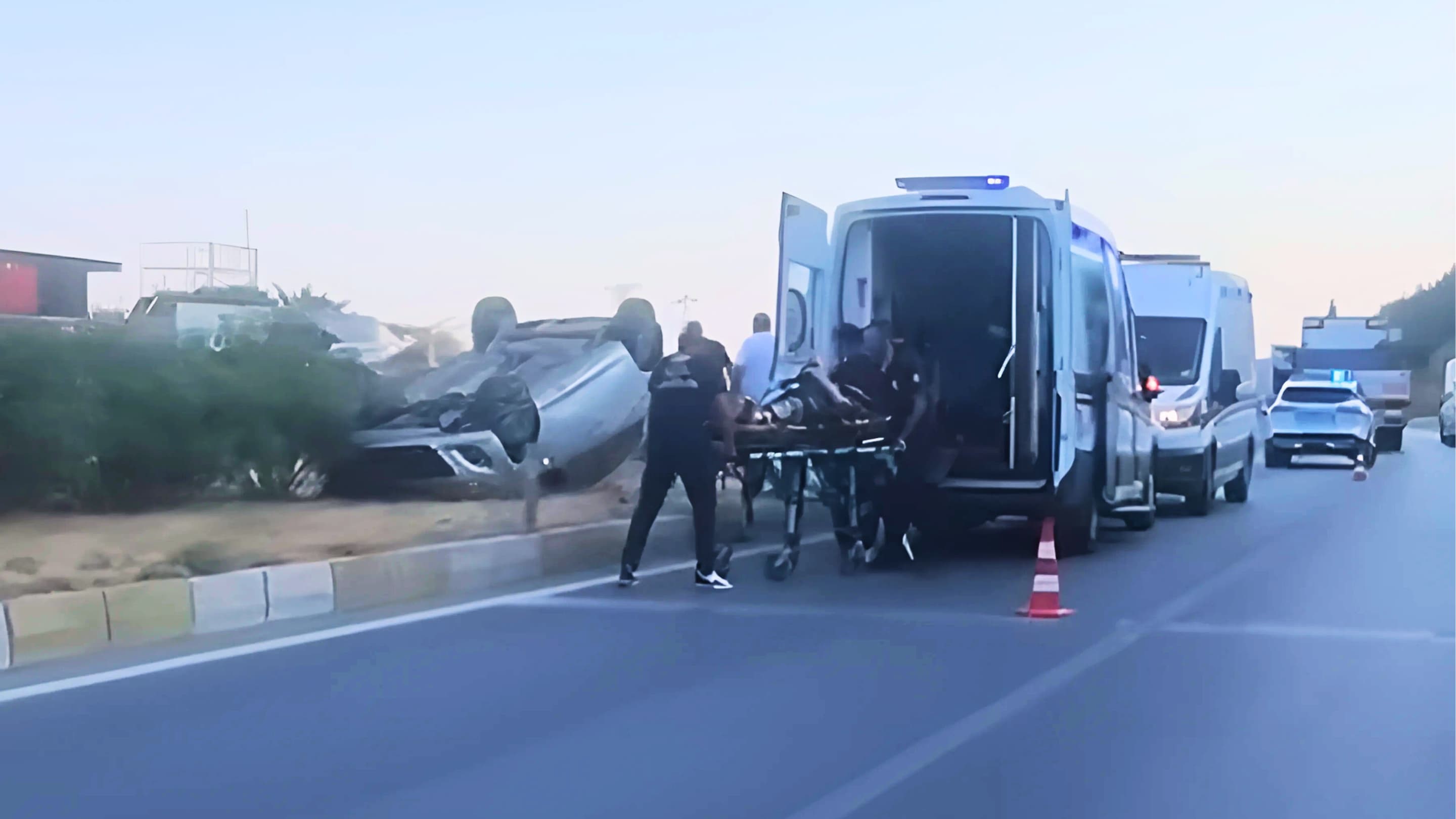 Otomobil takla attı: 3 yaralı