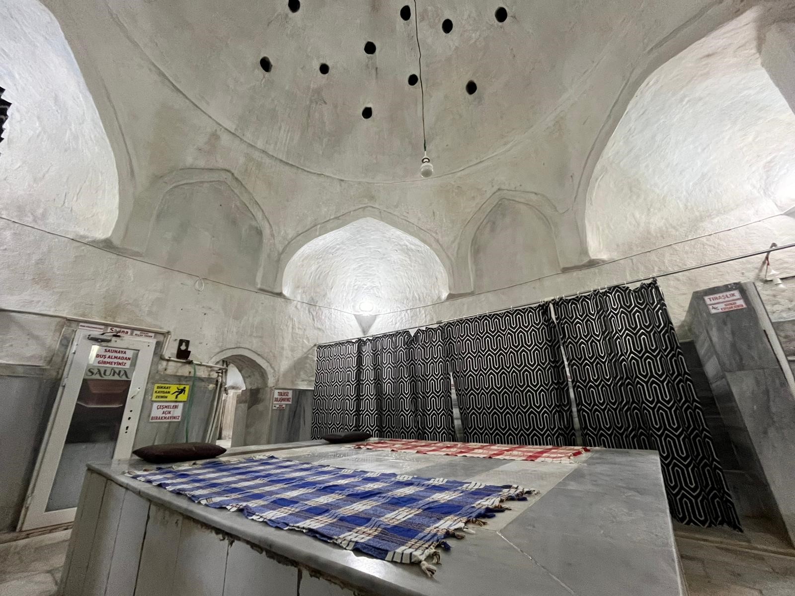 Tarihi hamam yıllara meydan okuyor