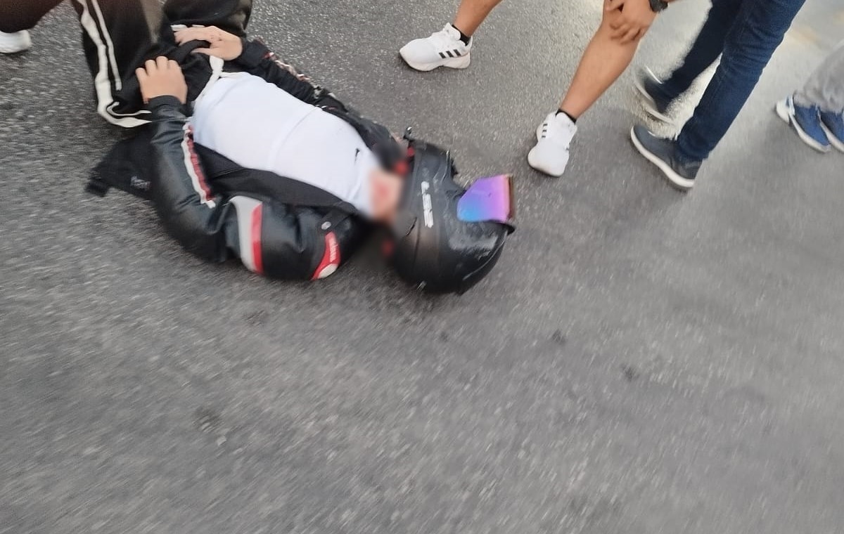 Ters yönden dönüş yapan araç motosikletle çarpıştı