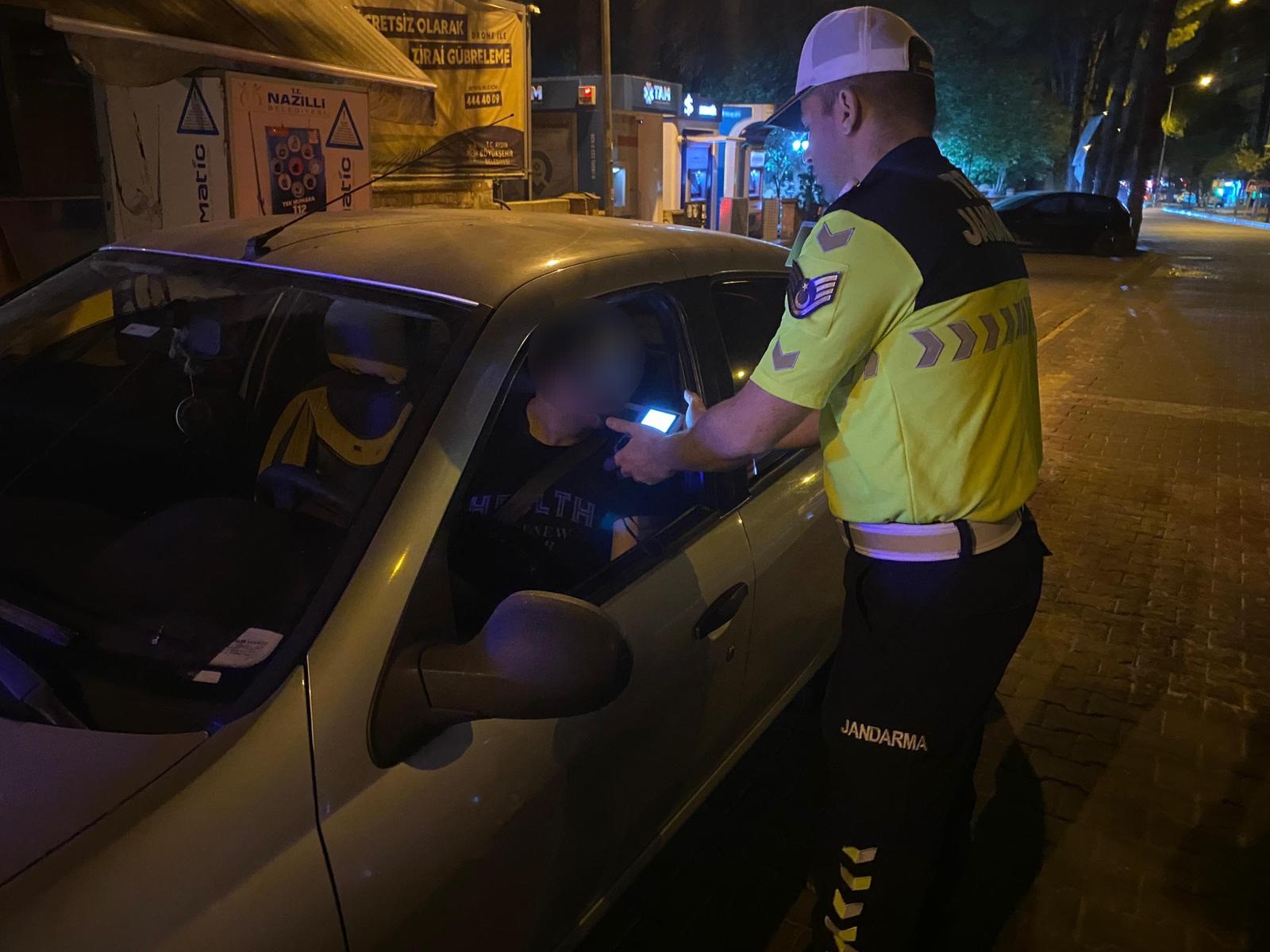 Aydın jandarmasından gece denetimi