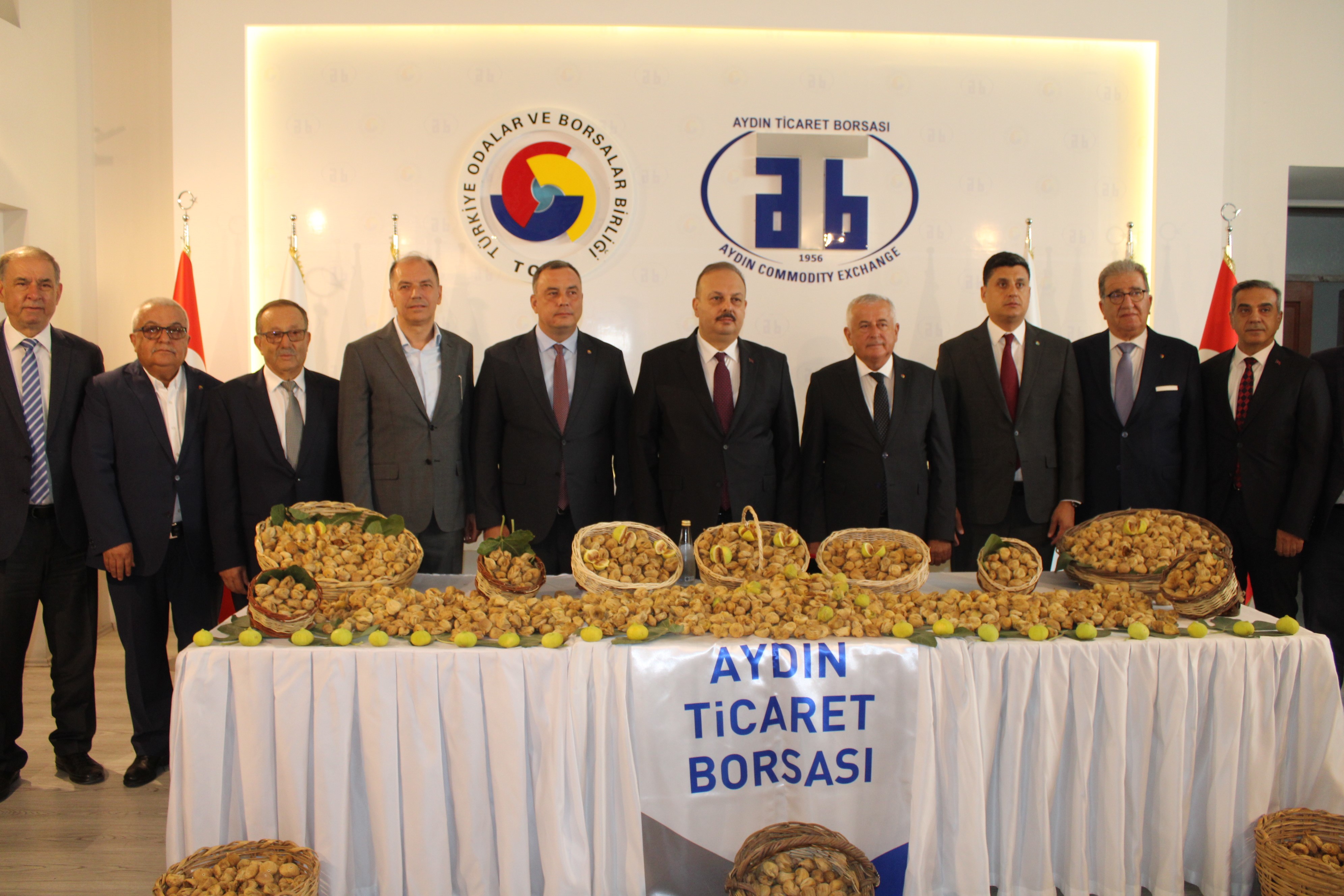 Aydın'da sezonun ilk kuru inciri 800 liradan satıldı