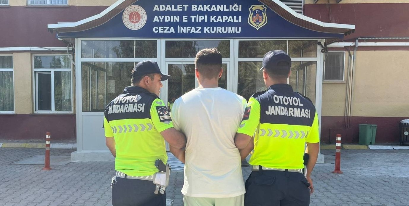 Jandarmanın dikkati sayesinde aranan şahıs yakalandı
