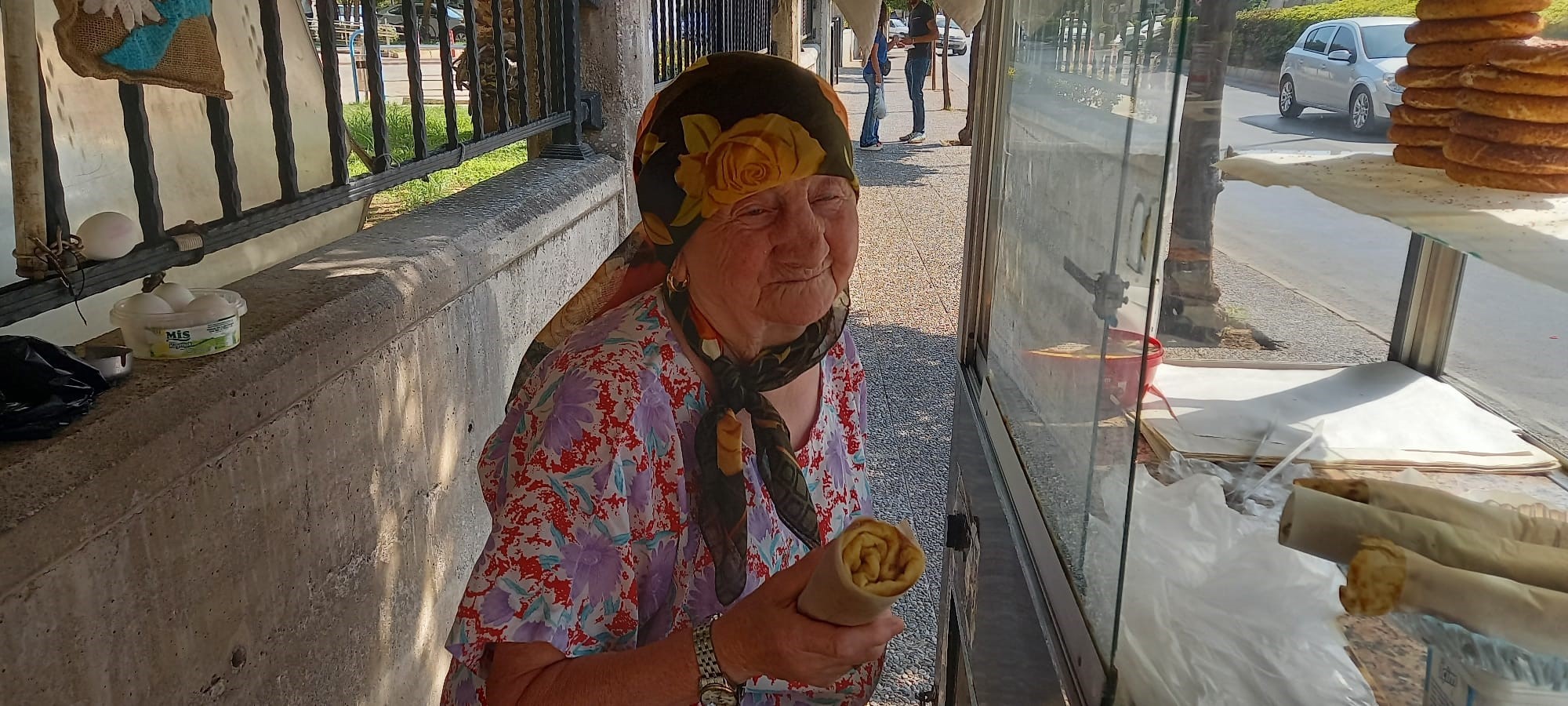 Mensure Teyze'nin çalışma azmi görenleri şaşırtıyor