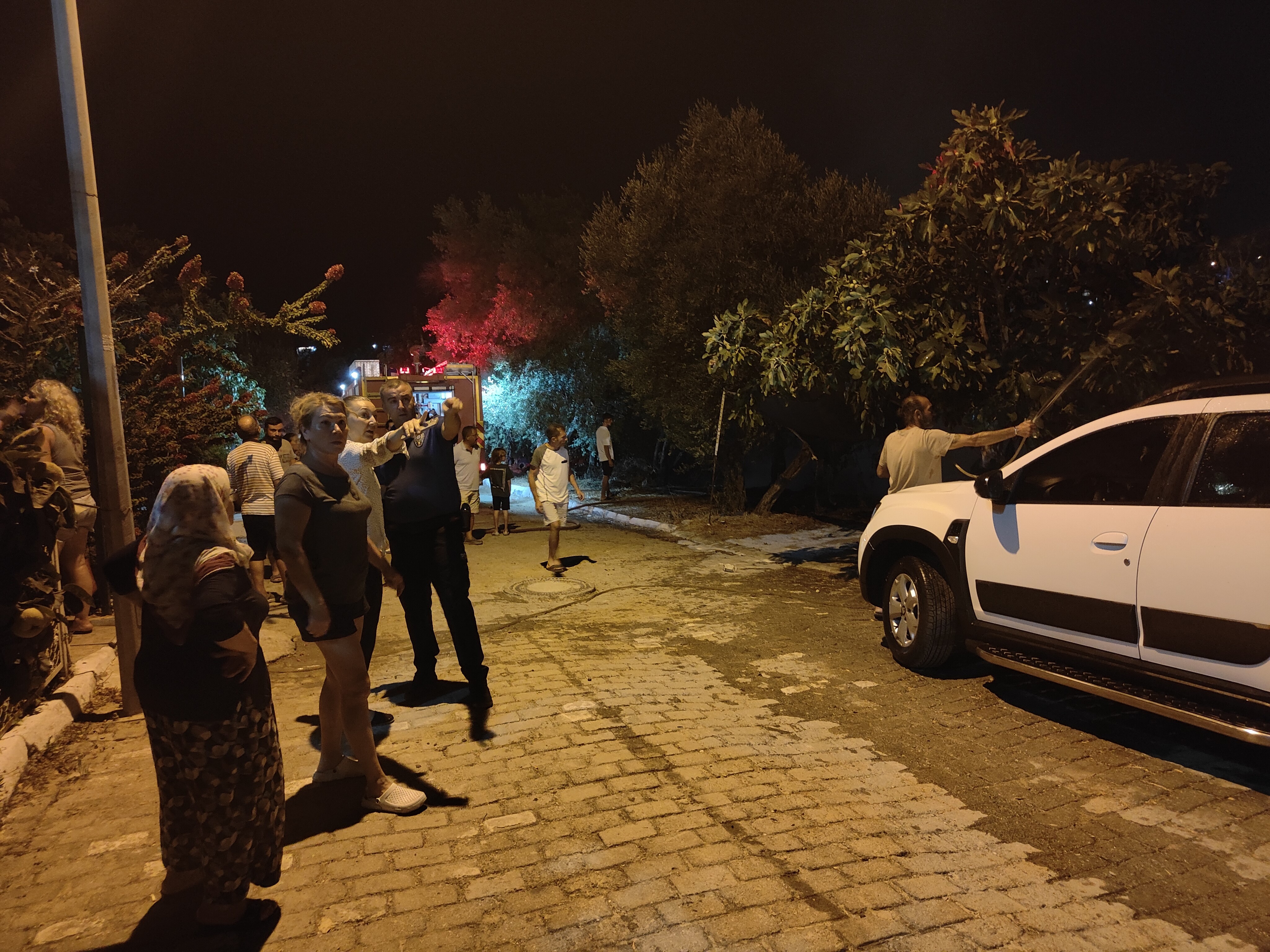 Kızına hediye aldığı otomobil yandı