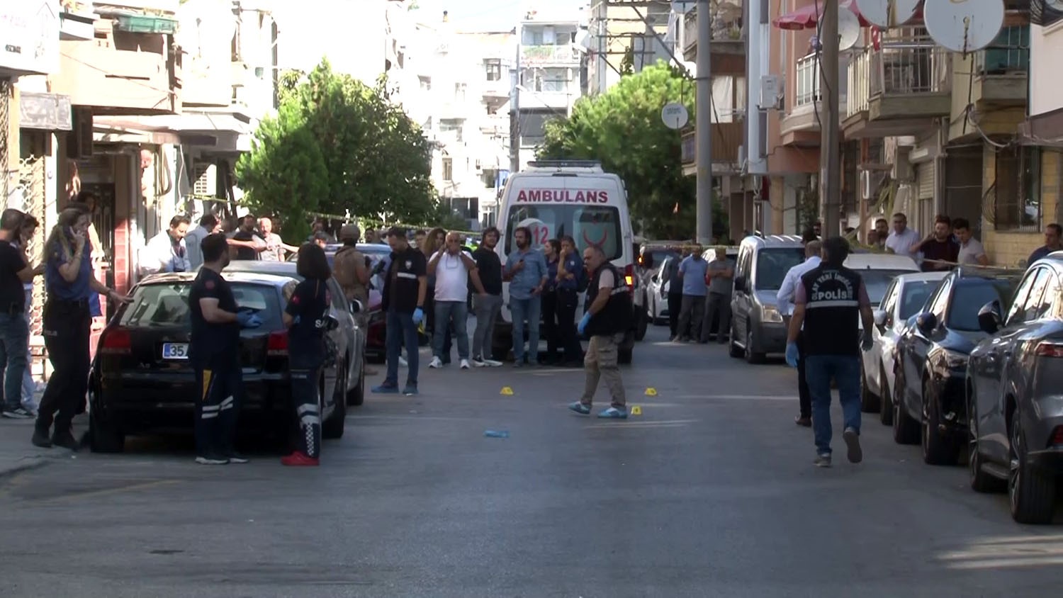 İzmir’de polis karakoluna saldırı: 2 şehit, 1 yaralı