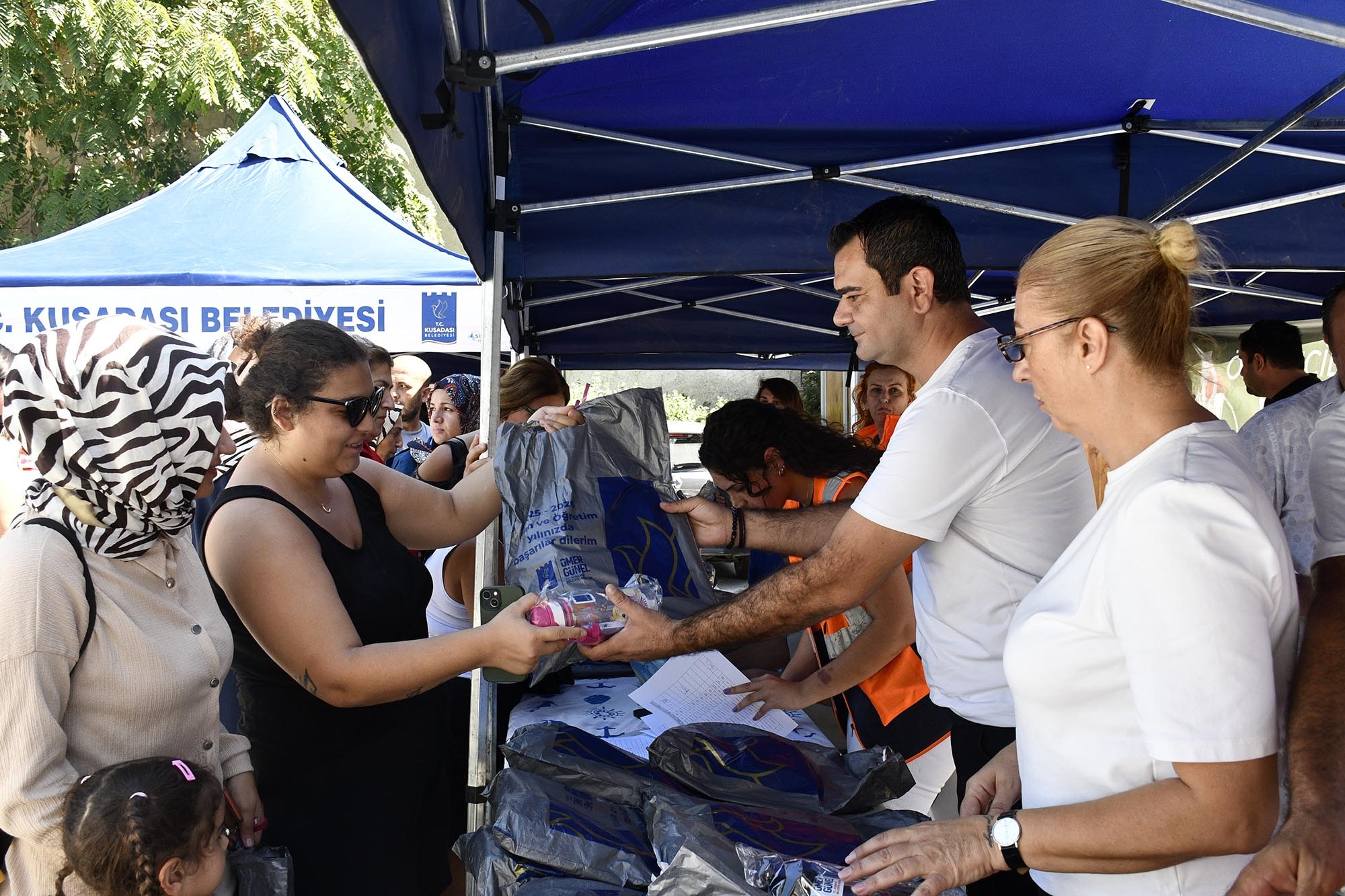Kuşadası Belediyesi yeni eğitim yılında yine öğrencilerin yanında