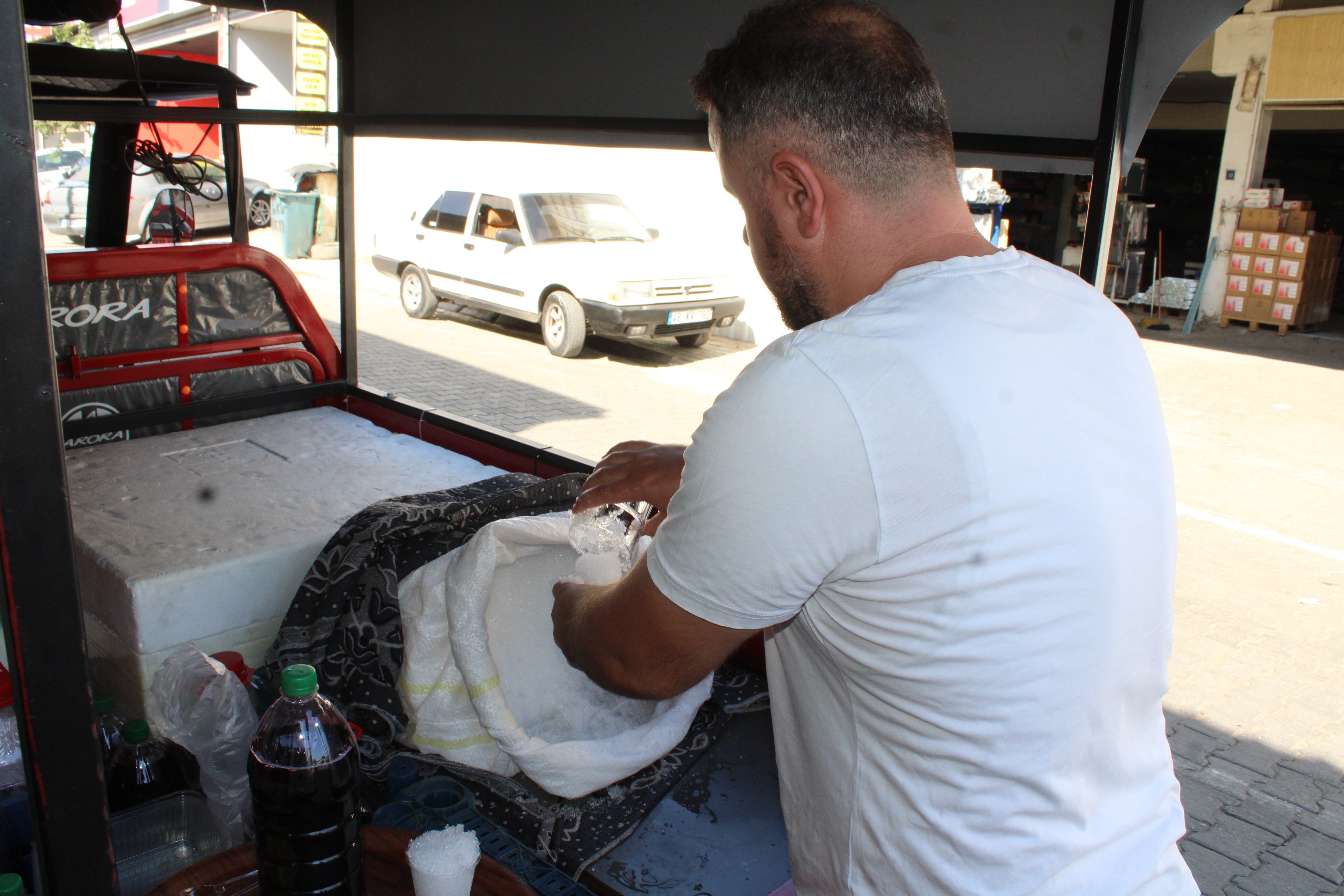 Aydın’da 15 yıldır sanayi esnafını serinletiyor