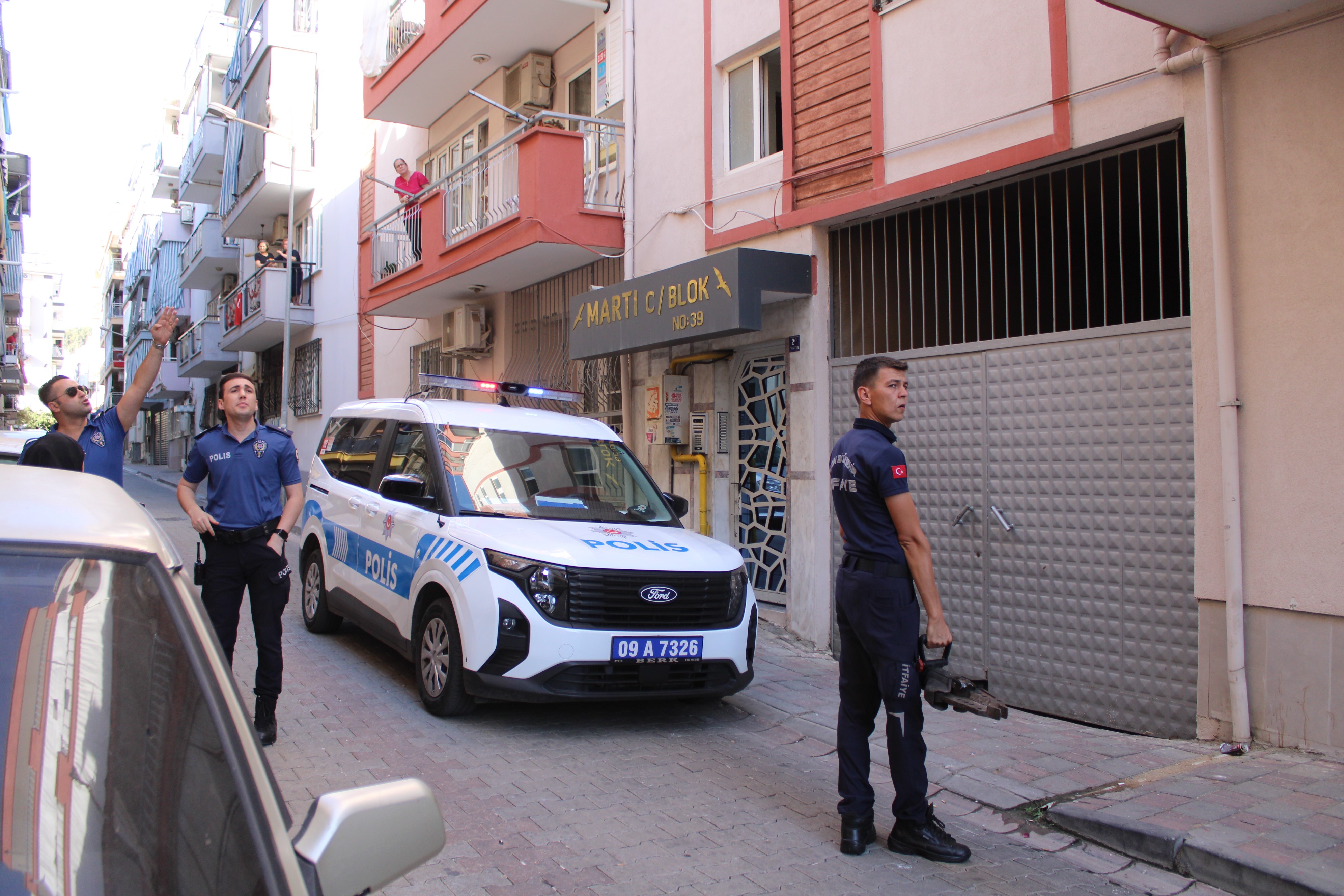 Haber alınamayan yaşlı kadın resim kursundan çıktı