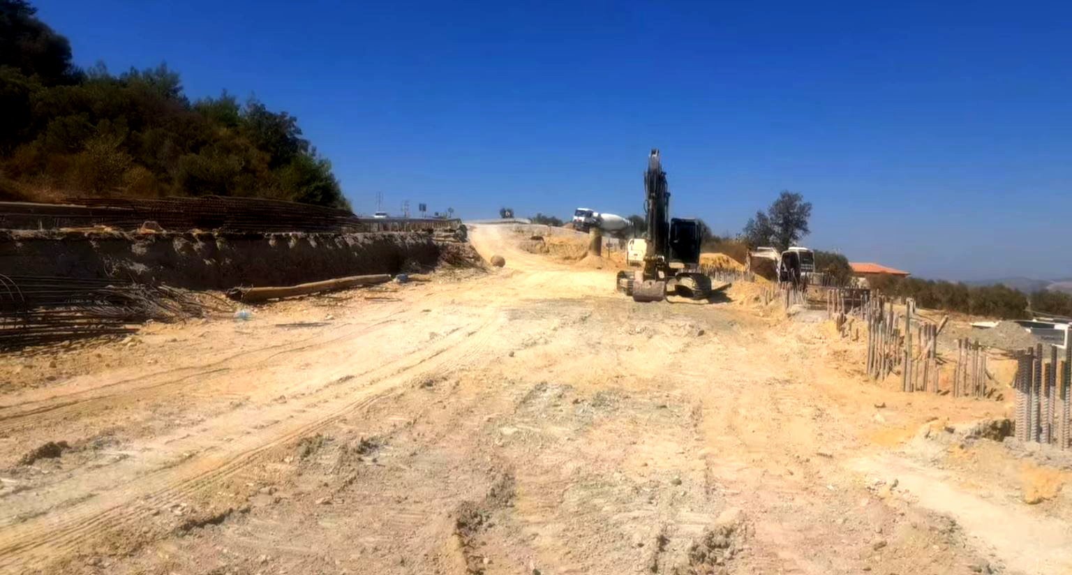 Çökme yaşanan karayolunda çalışmalar aralıksız devam ediyor