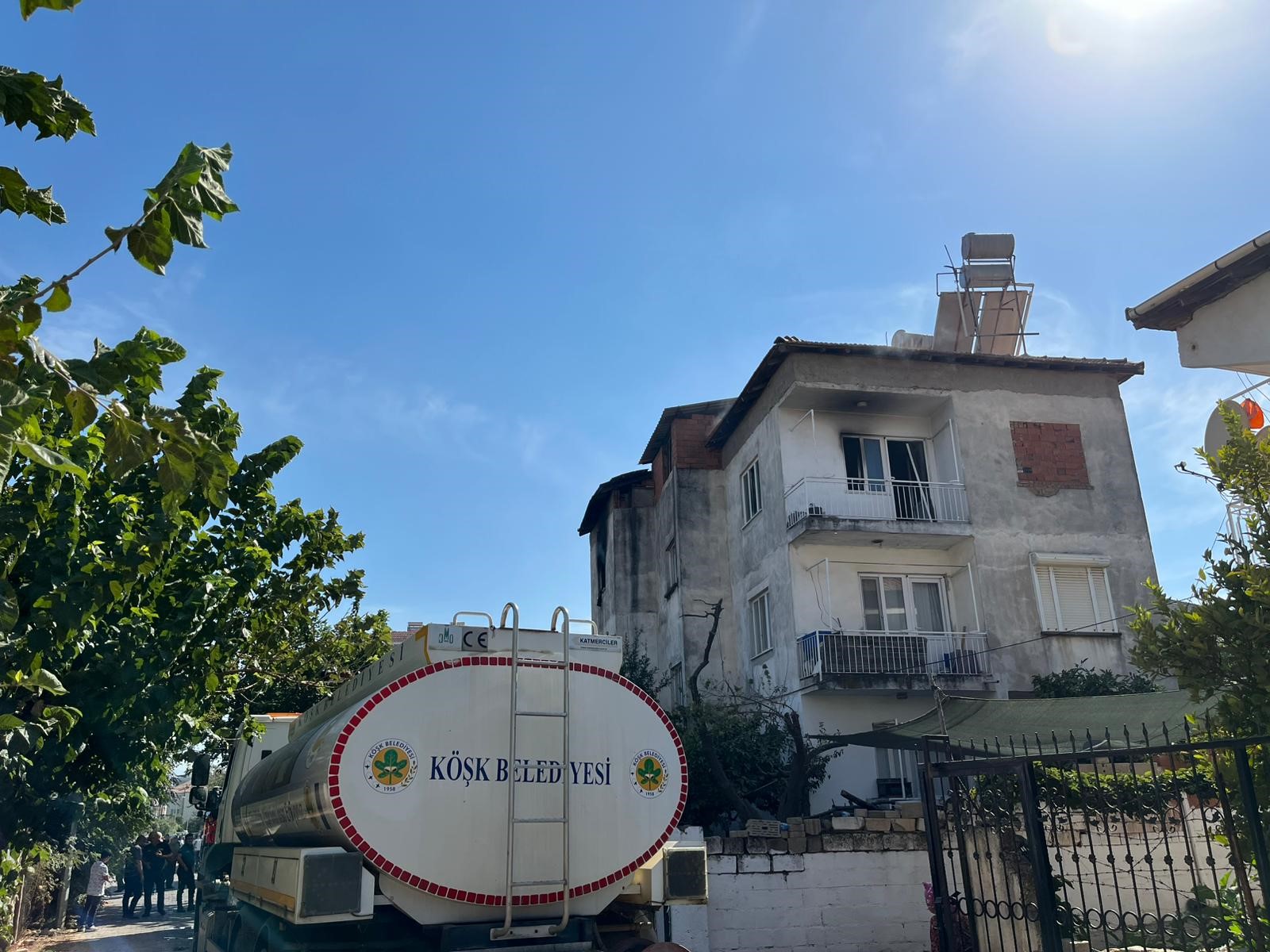 Ev yangını korkuttu, 2 çocuk dumandan etkilendi