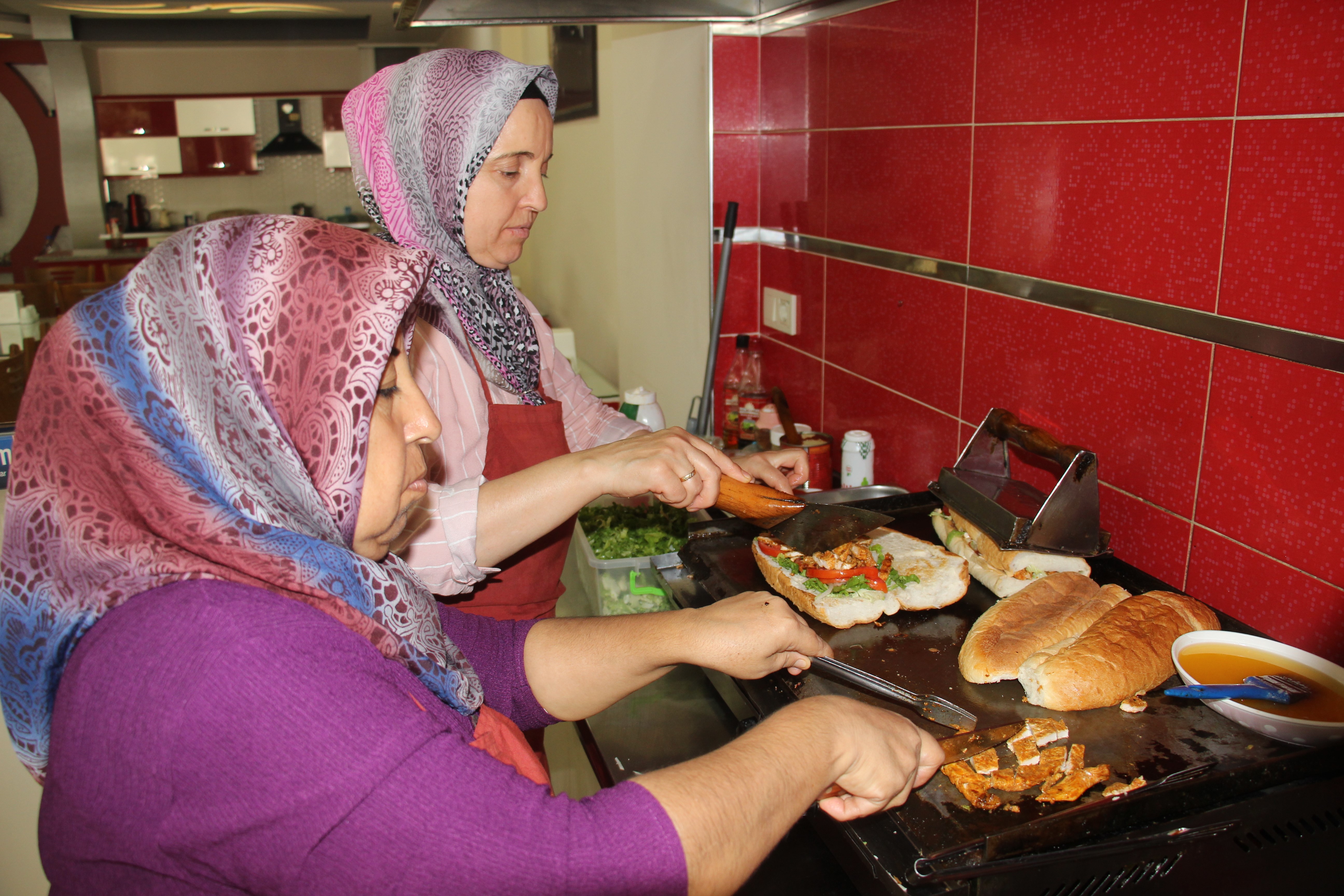 Kocasına yardım ederken, kendi işinin patronu oldu