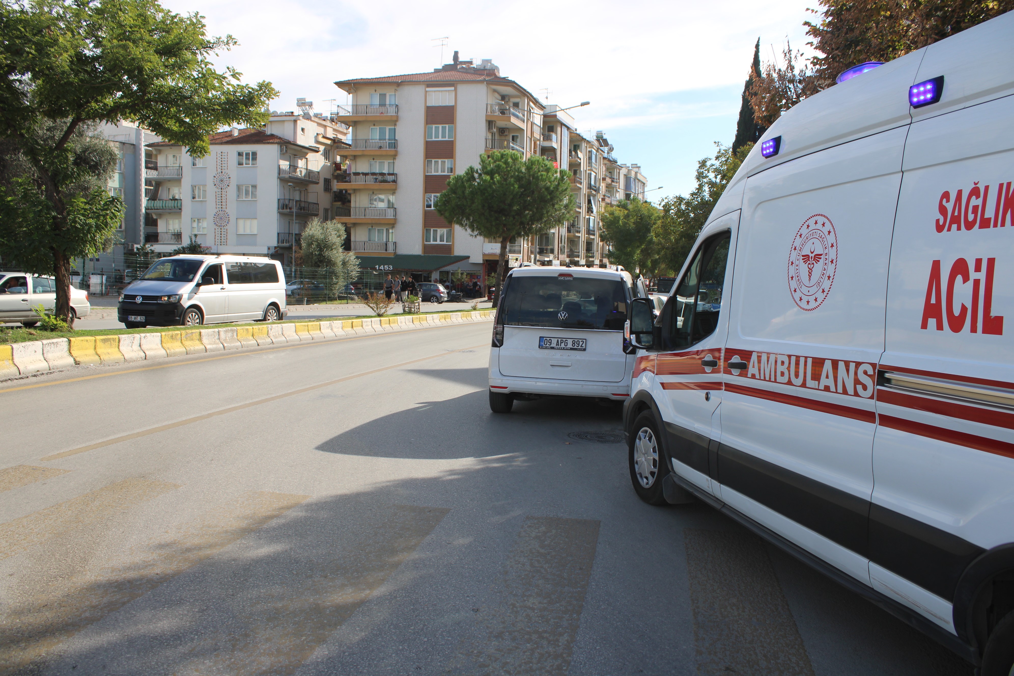 Ticari araç ile motosiklet çarpıştı: 1 yaralı
