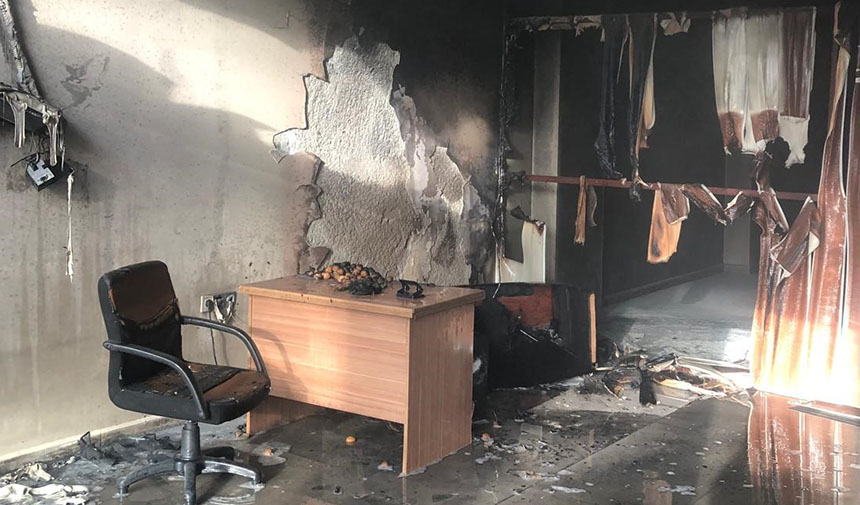 İş yeri çıkan yangında kullanılamaz hale geldi