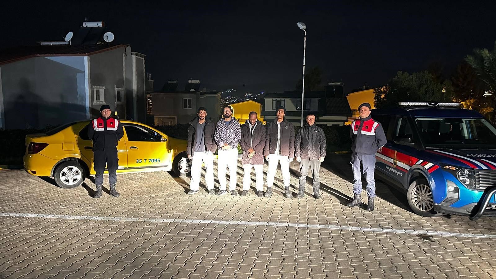 13 düzensiz göçmen, 2 organizatör yakalandı