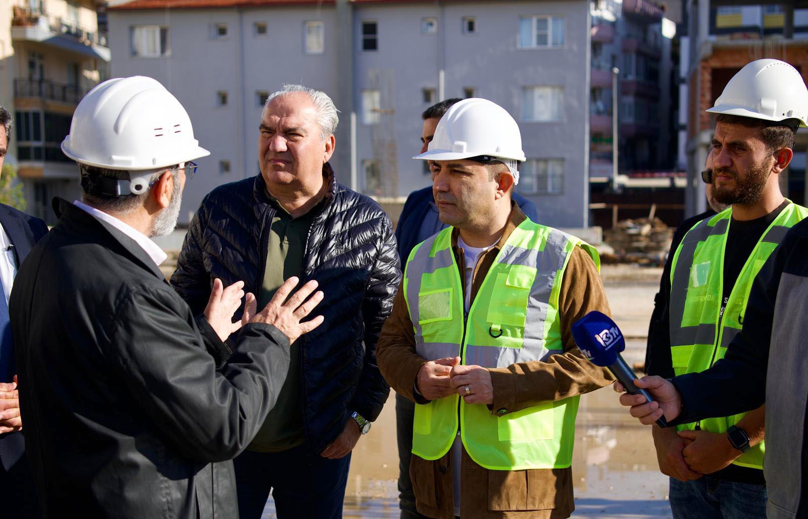 Kuşadası Yaşam, Kültür ve Spor Merkezi'nin yapımı sürüyor